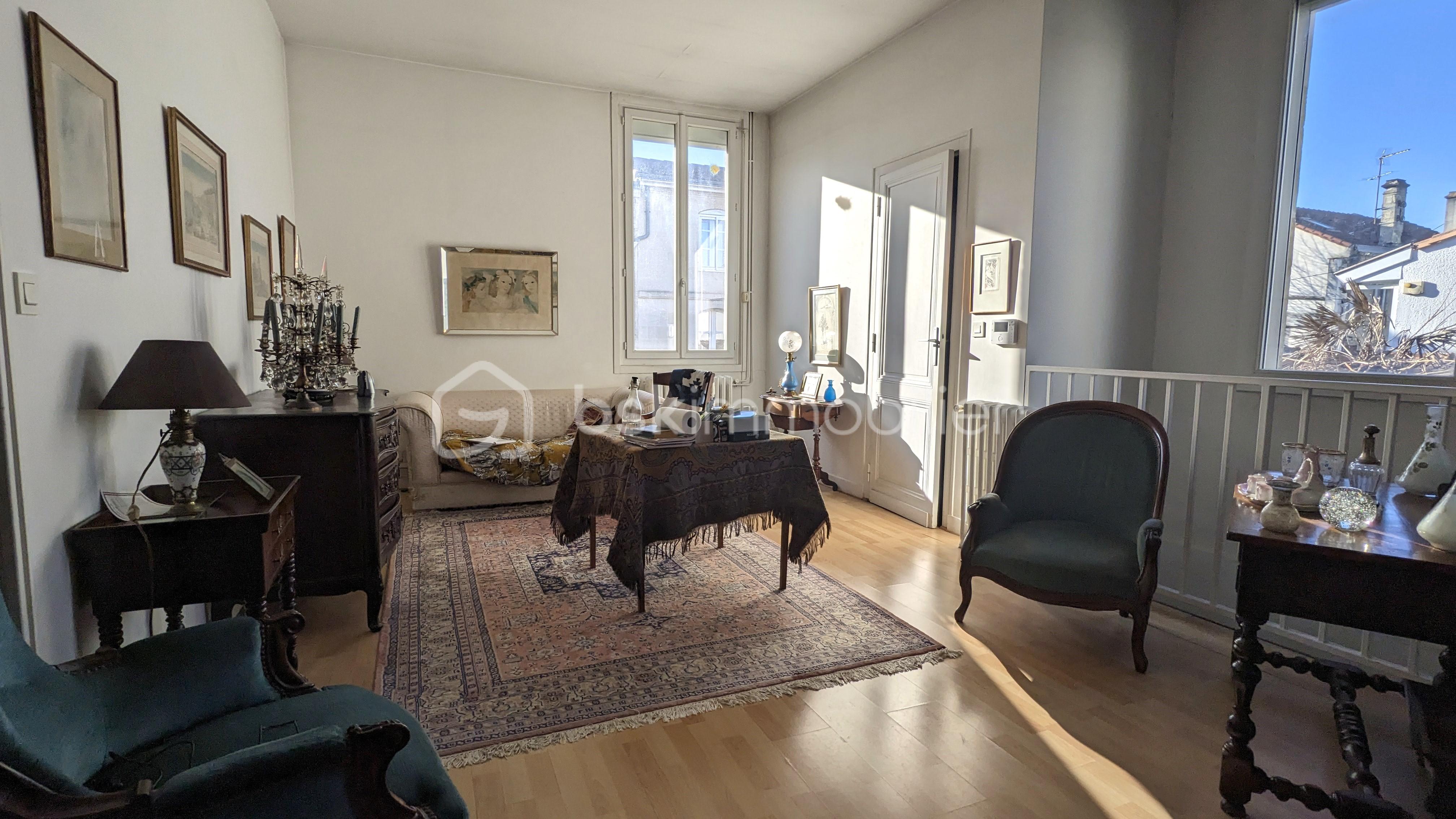 Immeuble mixte de 240 m²