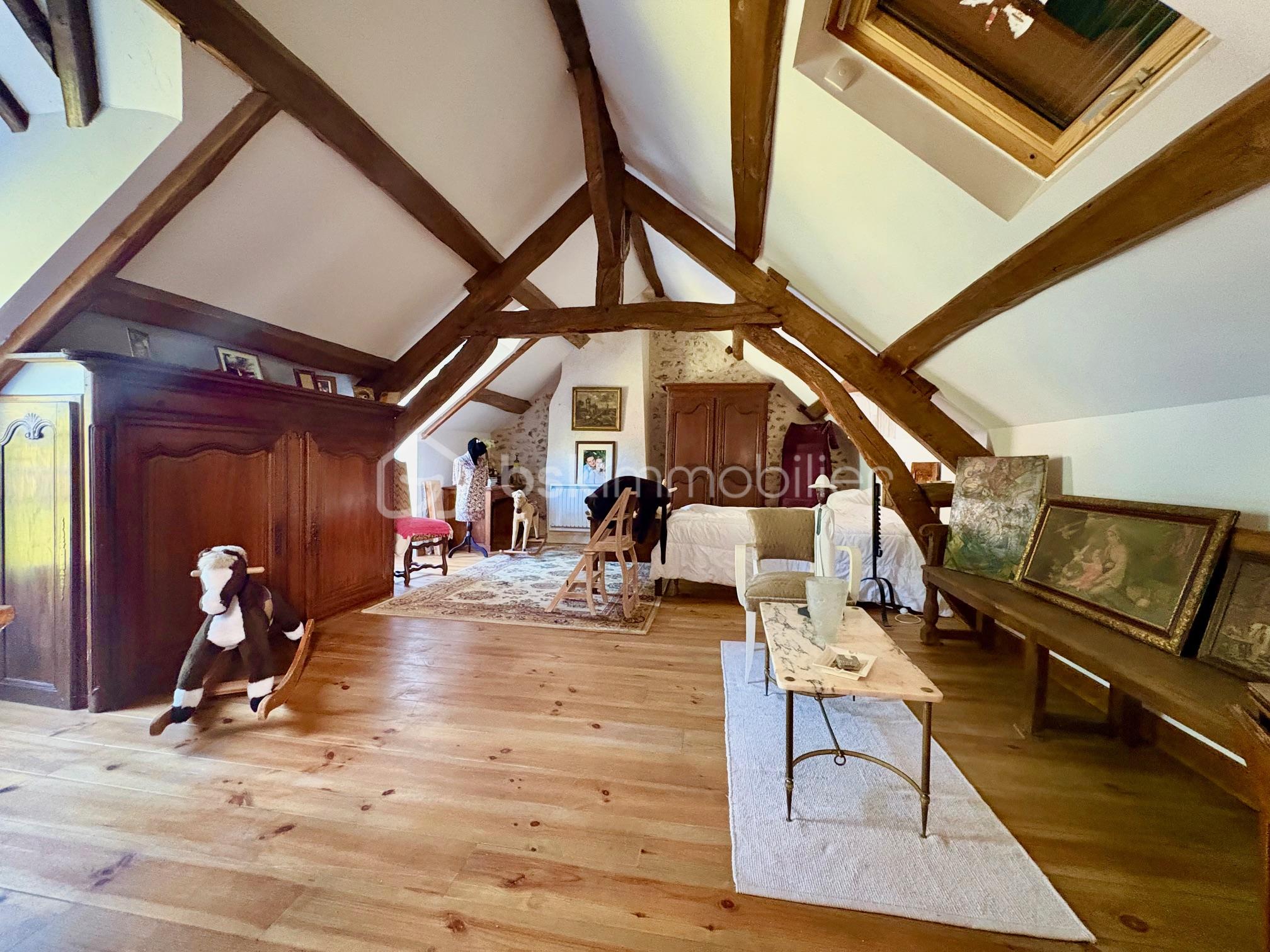 Corps de ferme de 300 m² - ch et é.jpg