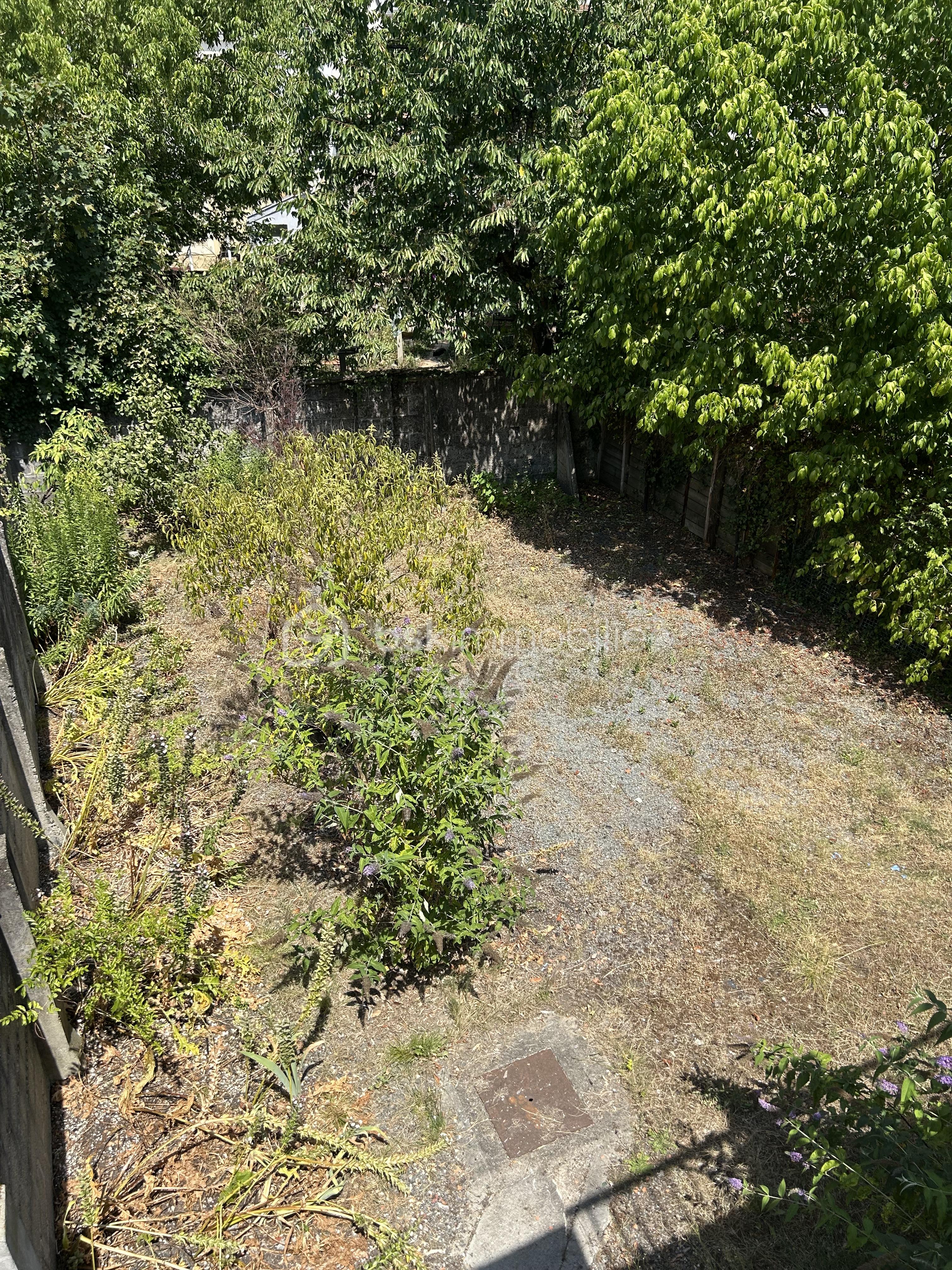 Immeuble de 156 m² - COUR.jpeg