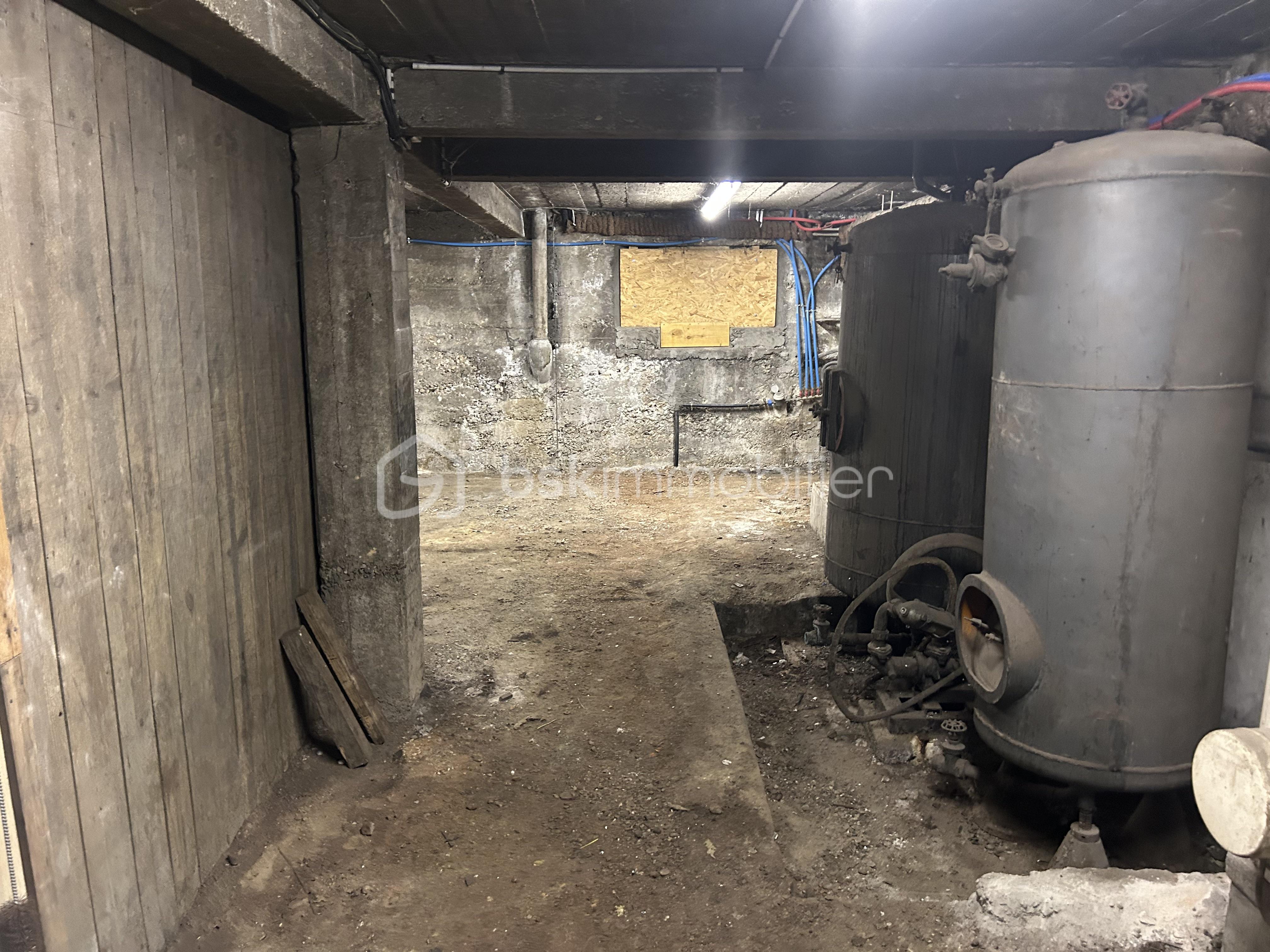Immeuble de 156 m² - CAVE.jpeg