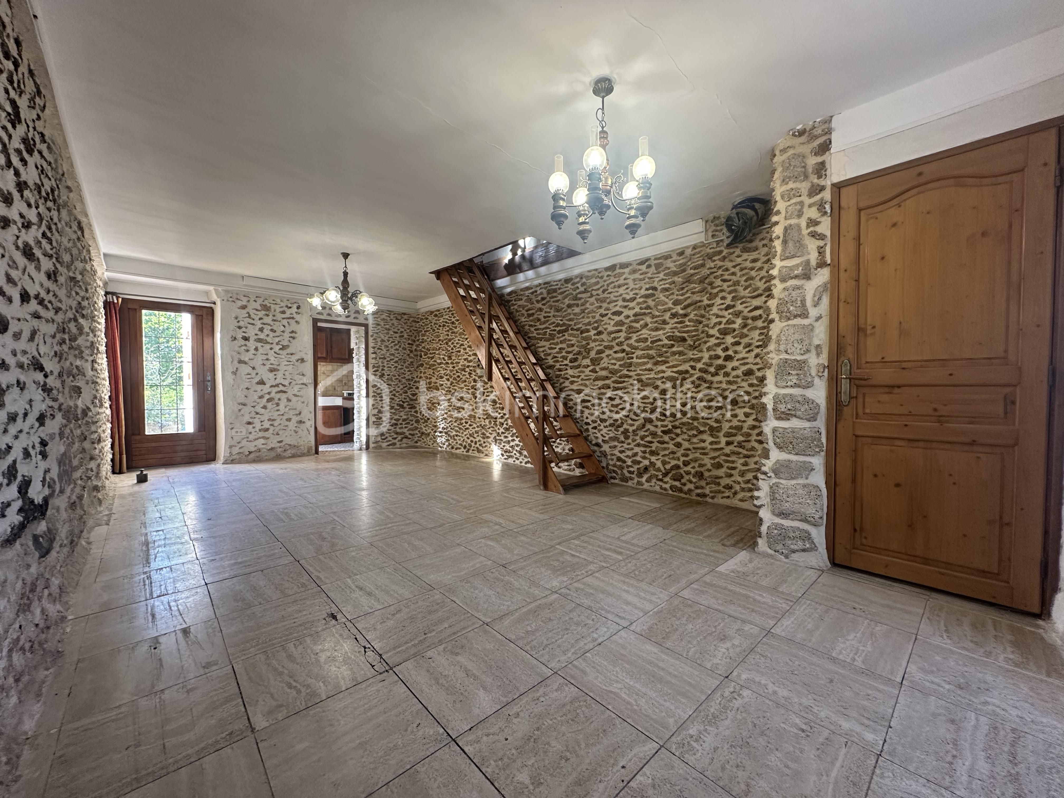 Maison de 83 m² - tempImagehcl7R2.png