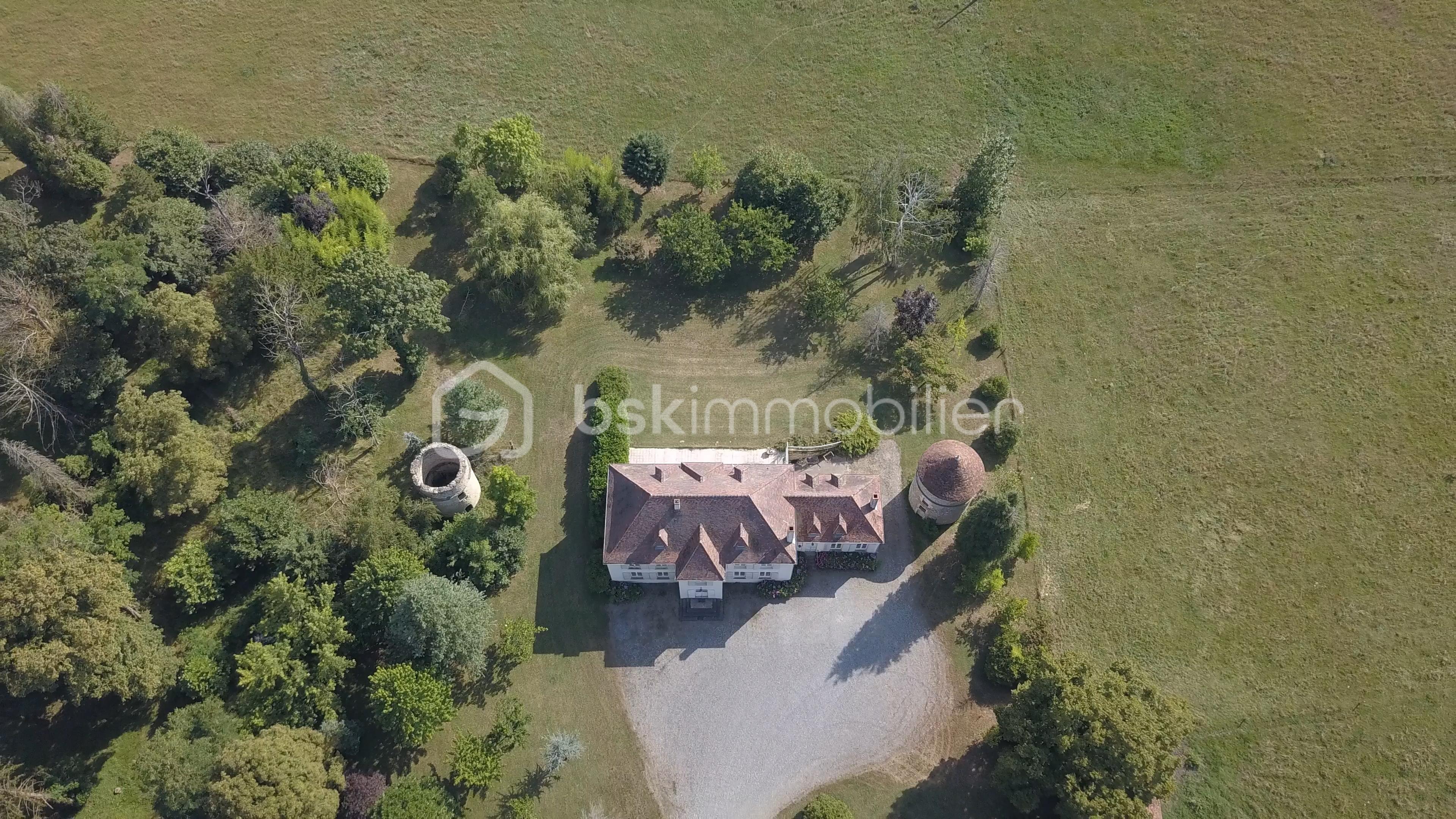 Domaine de 313 m² - BSK-47.jpg