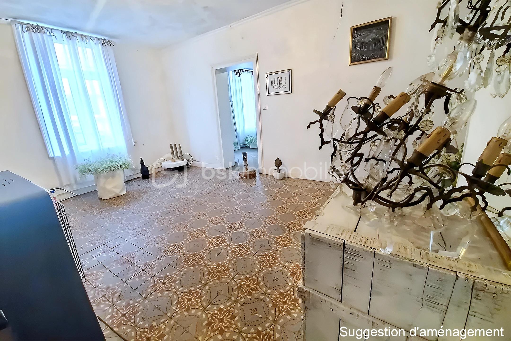 HB ROM OK salon v fen enletat.jpg