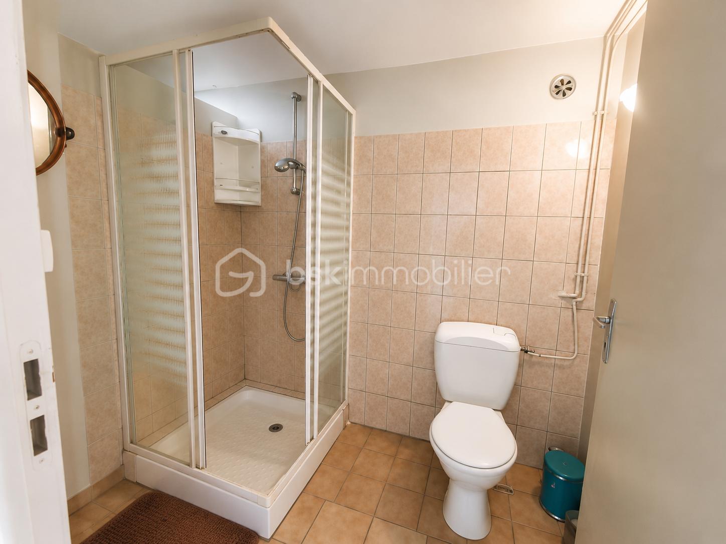 Salle d'eau Sous sol.png