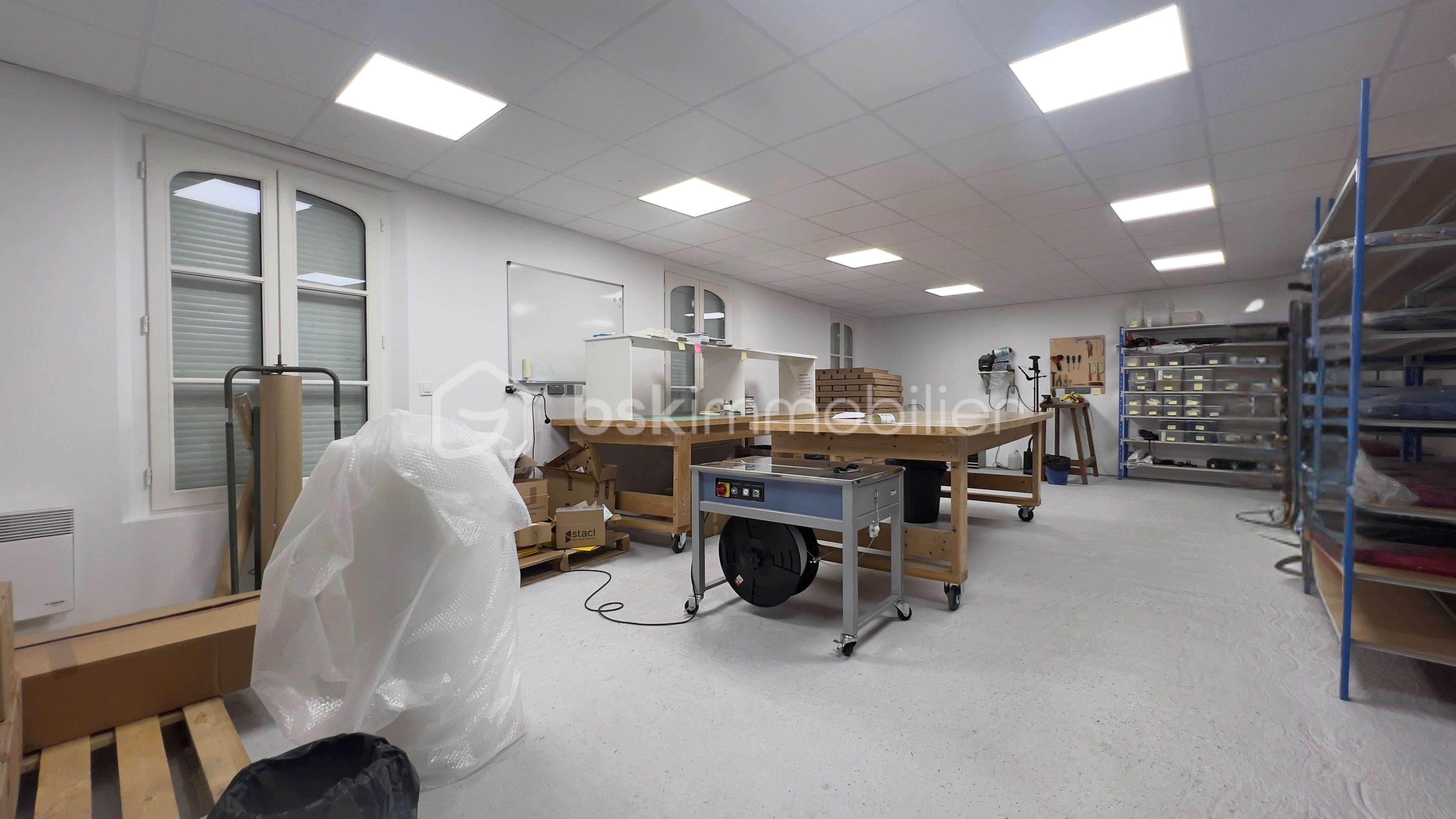 Local commercial de 764 m² - 14.jpg