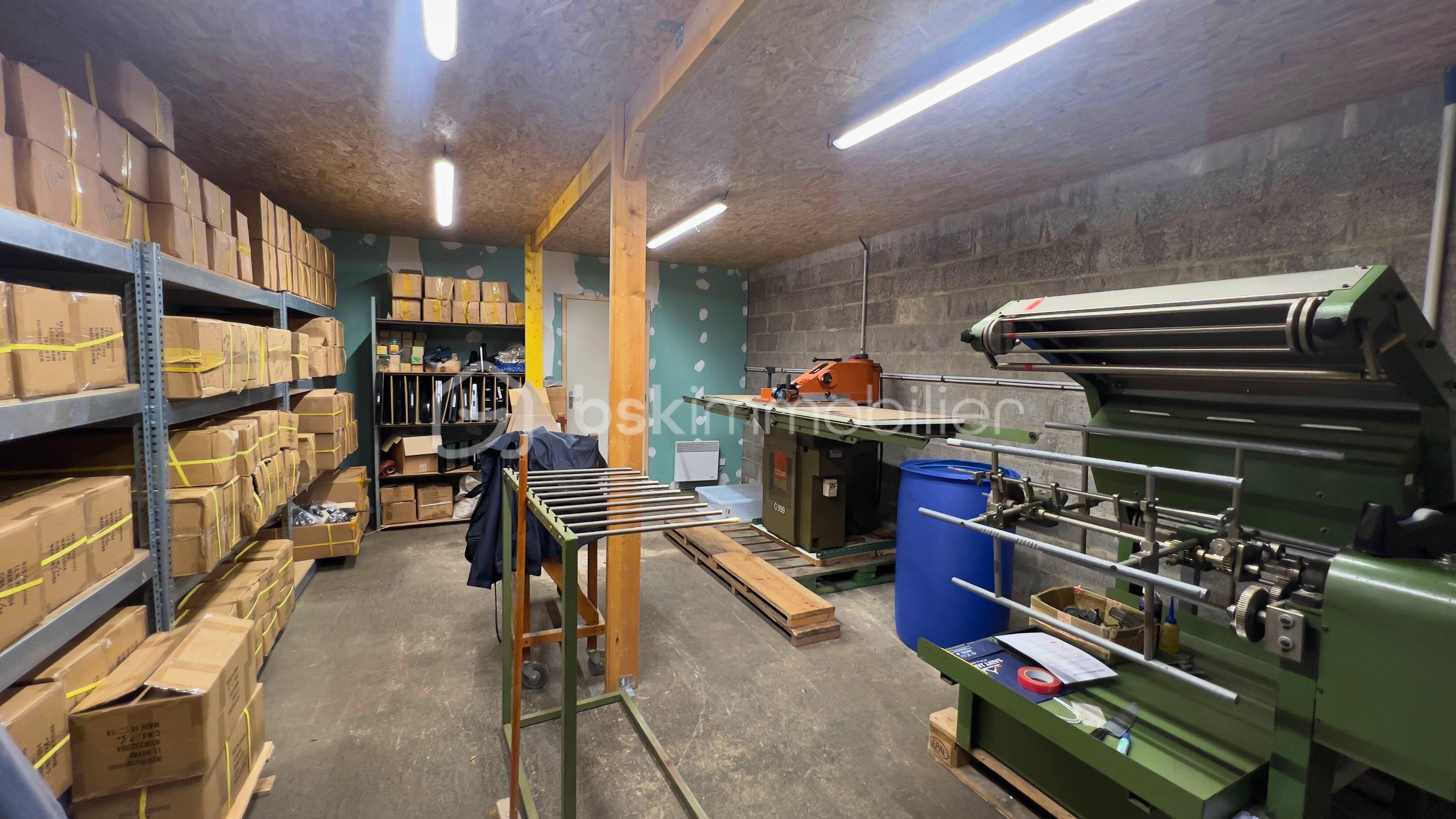 Local commercial de 764 m² - 13.jpg