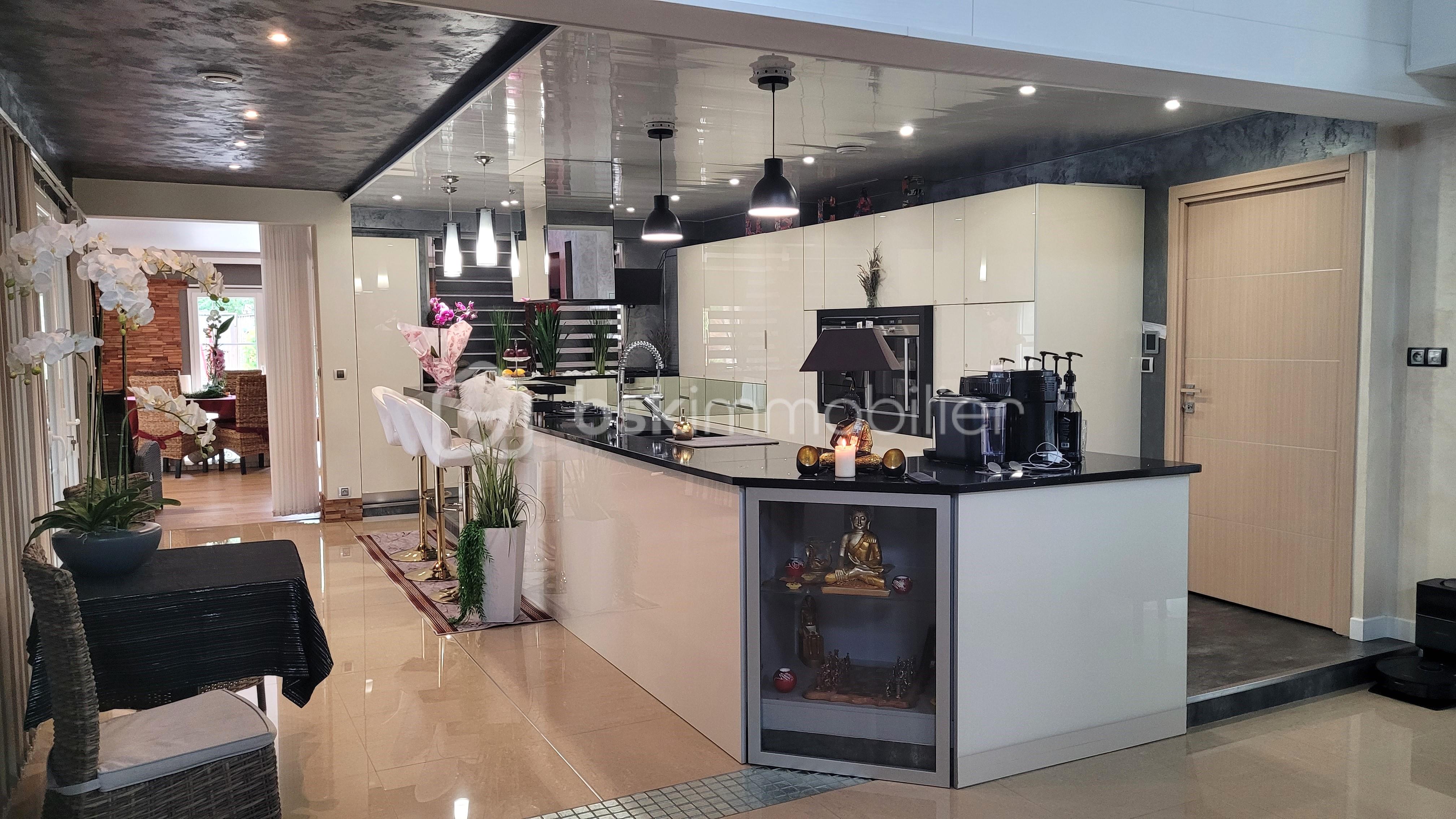 Maison contemporaine de 239 m² - CUISINE.jpg