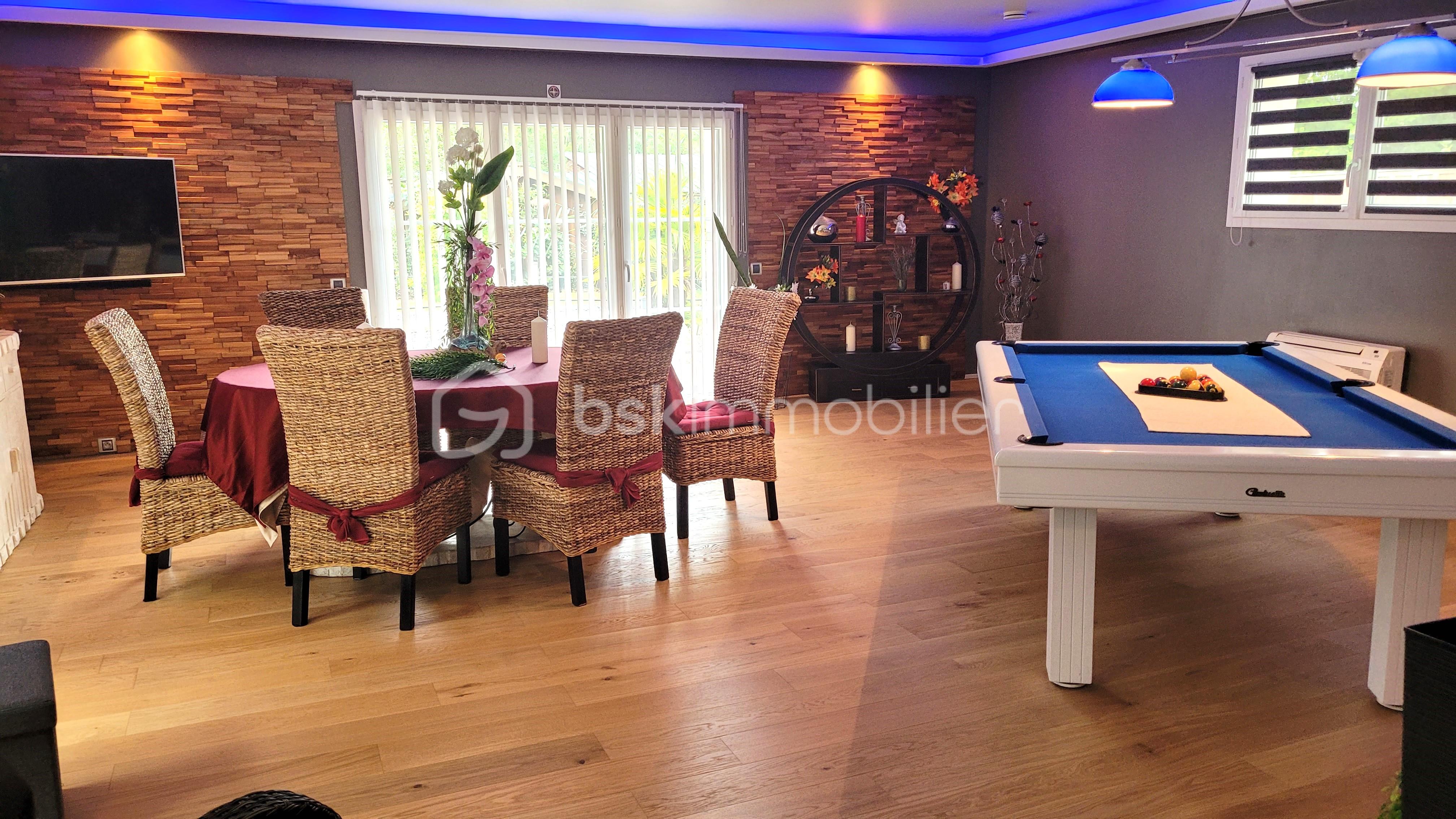 Maison contemporaine de 239 m² - SALON 1.jpg