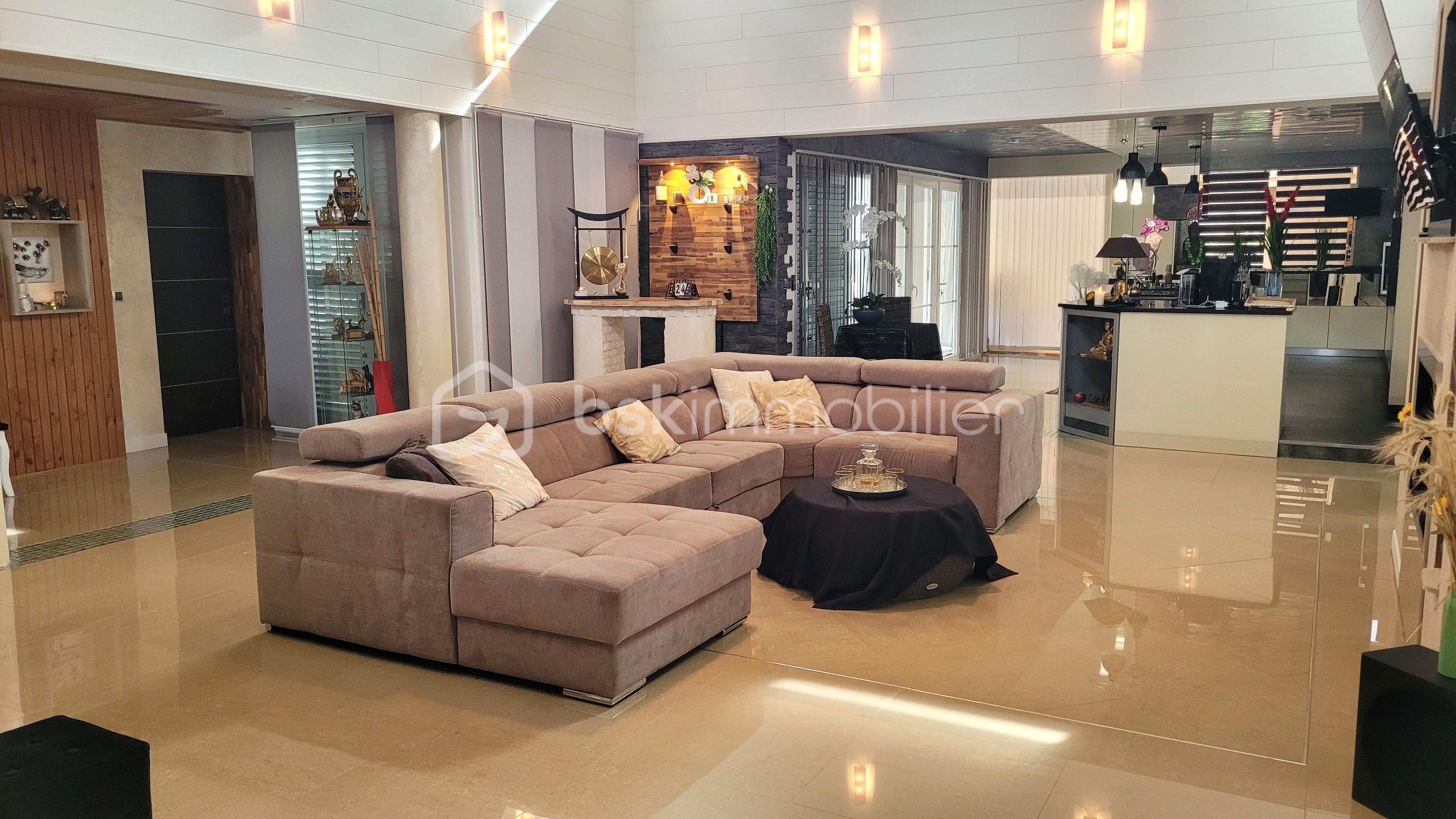 Maison contemporaine de 239 m²