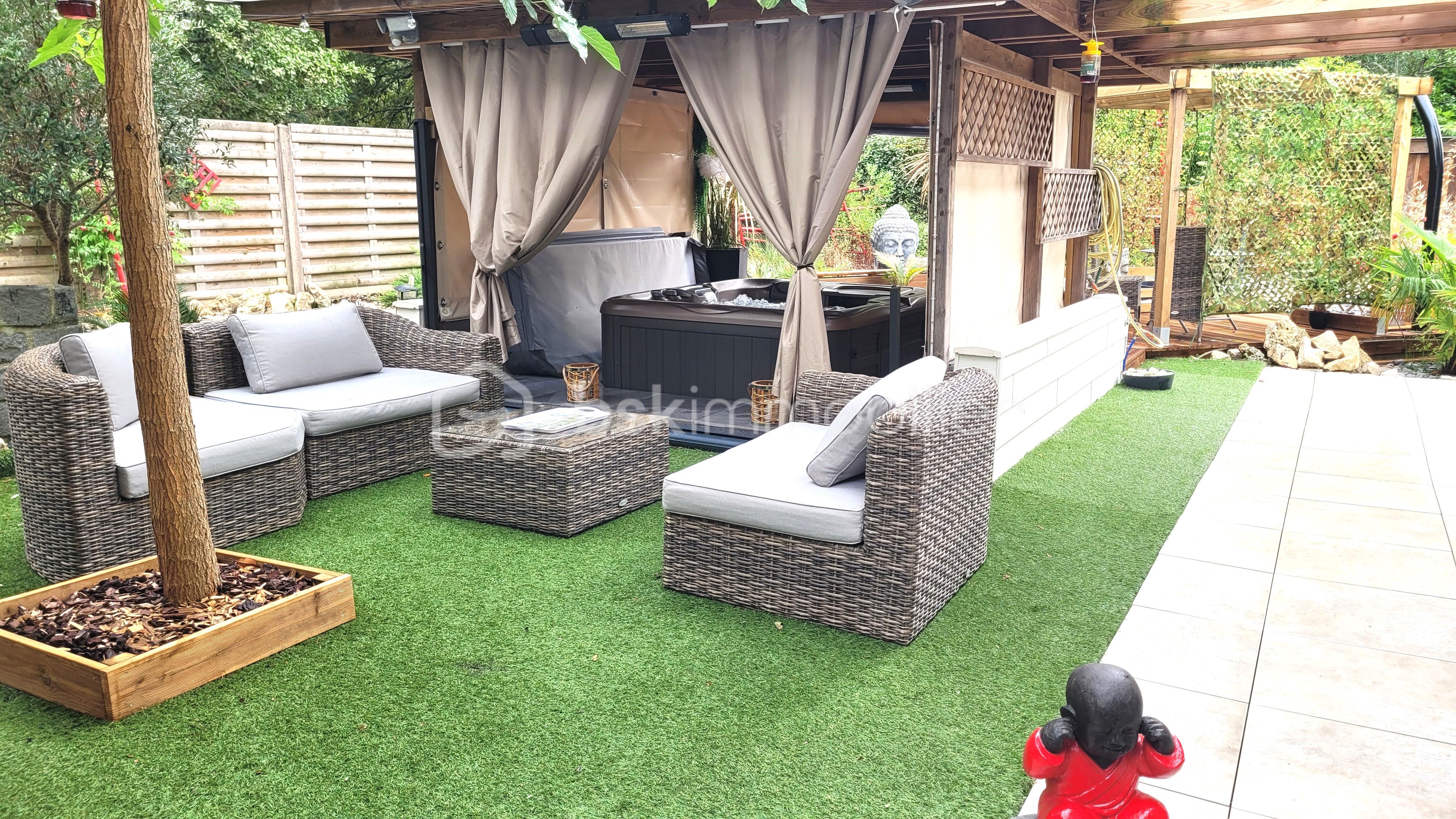 Maison contemporaine de 239 m² - TERRASSE.jpg