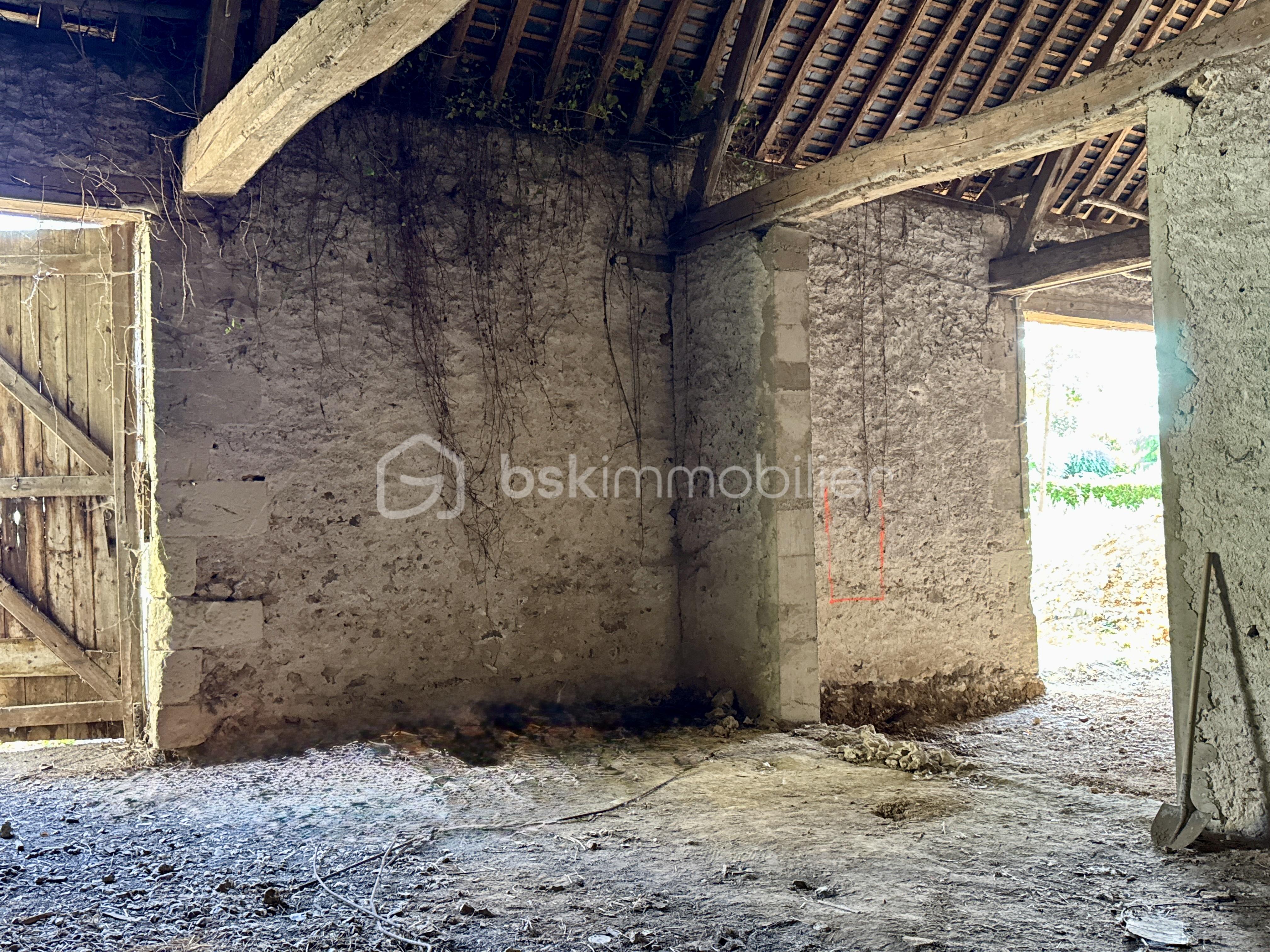 Grange de 300 m² - DJI_20250805_165320_890.jpg