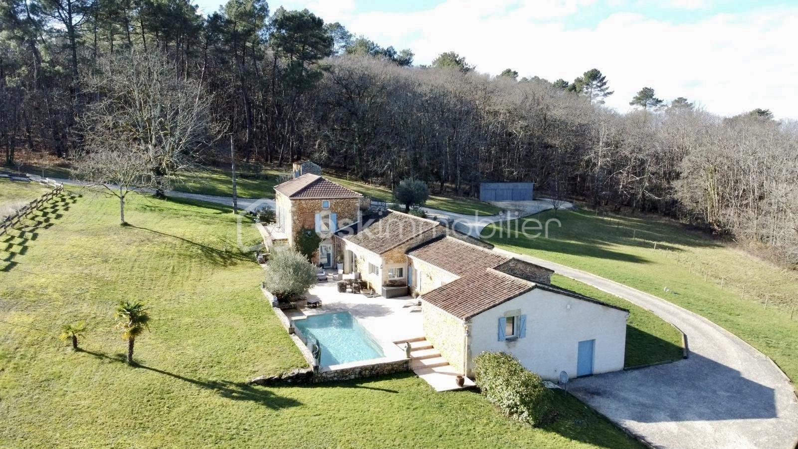 Maison de 210 m² - 4501B822-30B1-4962-BCEB-C7C2CFB03776.jpeg