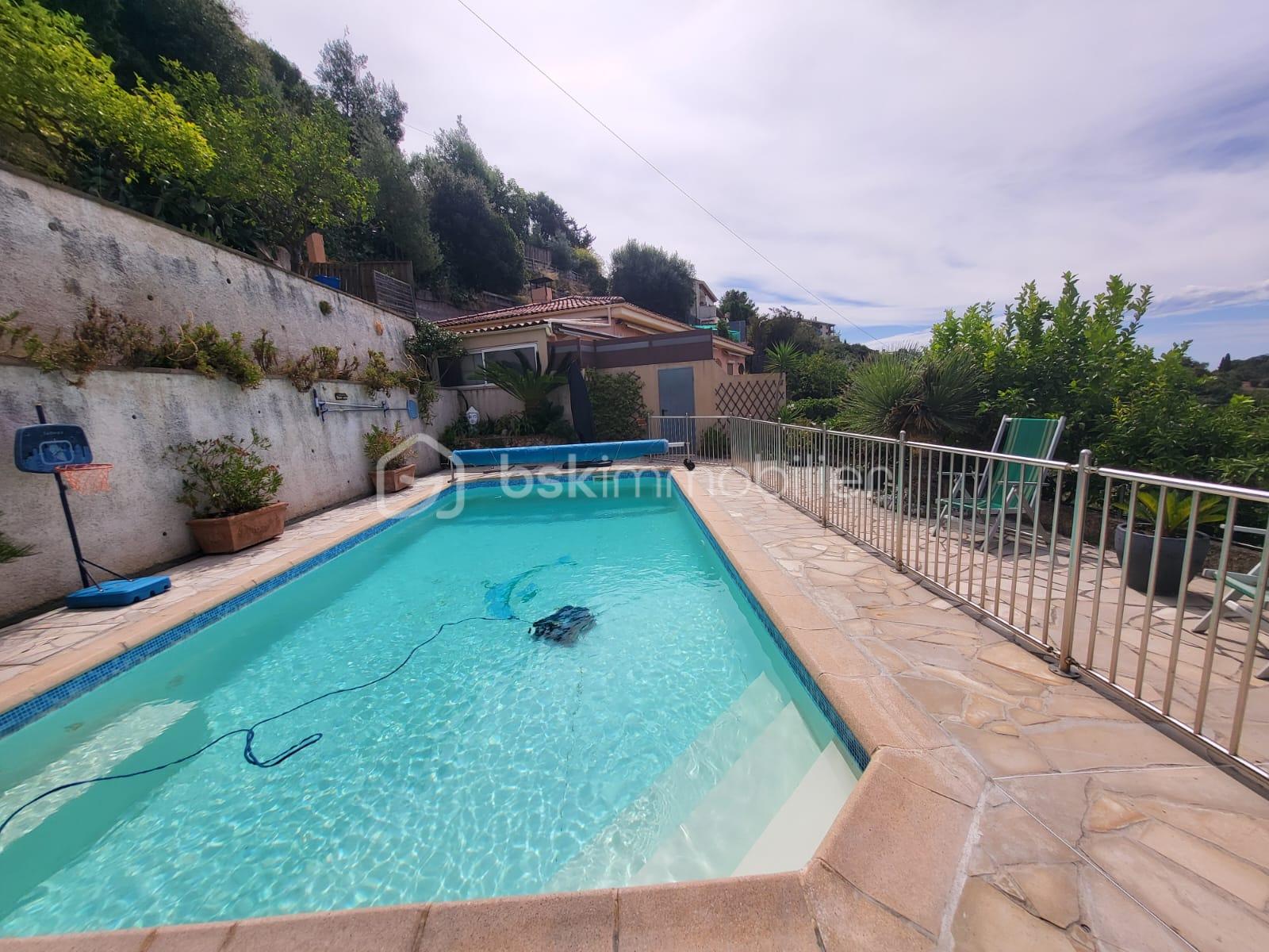 Maison de 247 m² - 12b8fe7e-177d-4eb0-823c-ee3457c9edc7.jpg