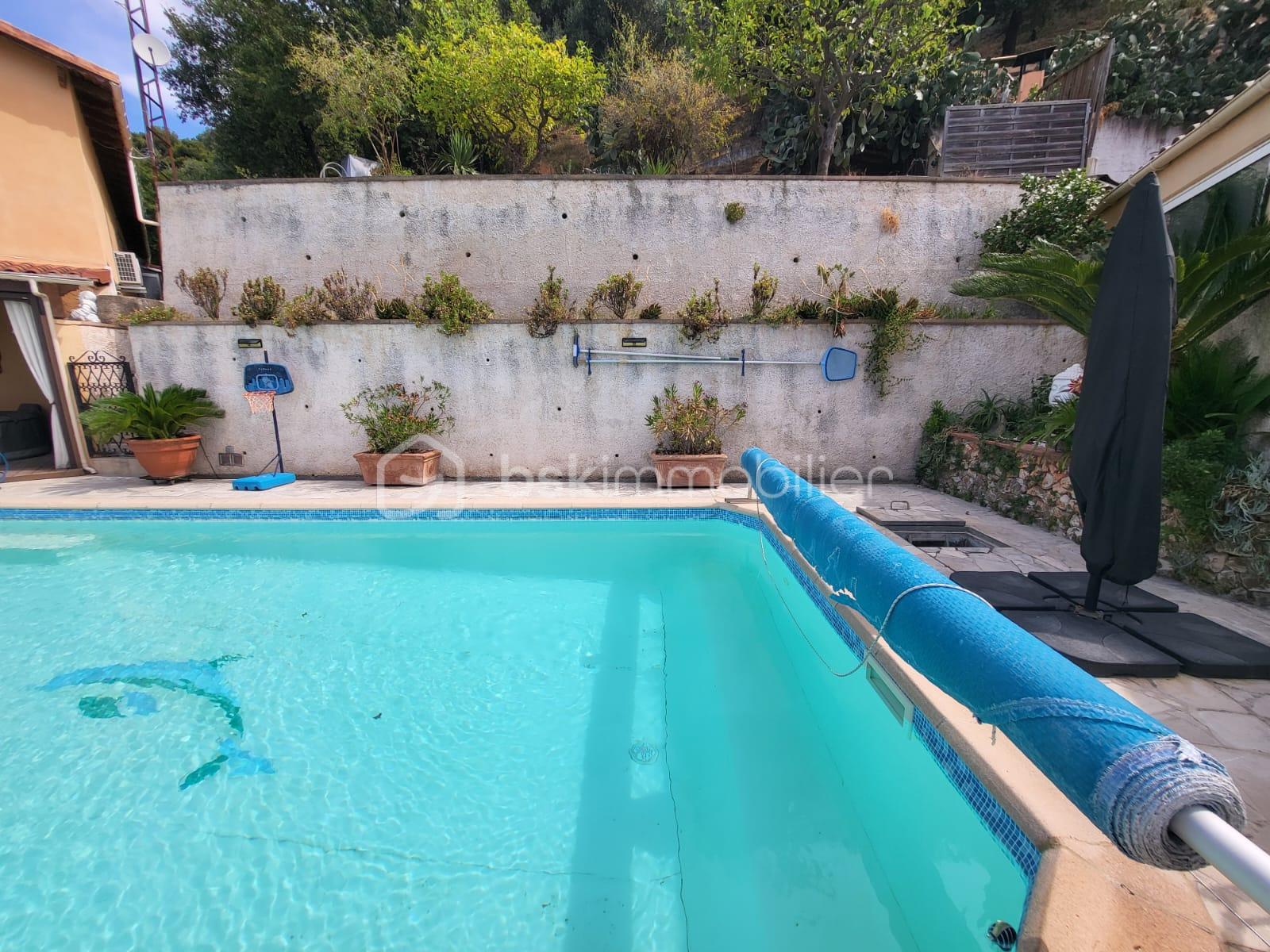 Maison de 247 m² - a2784c76-6cf0-471b-b23b-752fec29523d.jpg