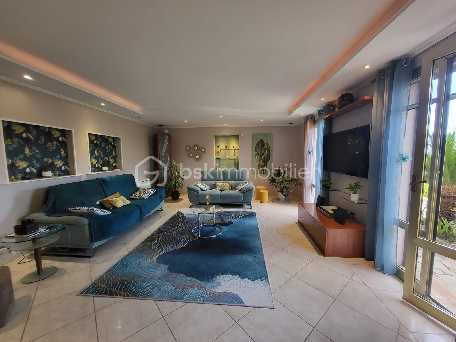 Maison de 247 m² - 02f4617b-1426-43c4-bb4a-0fd54c287f7d.jpg