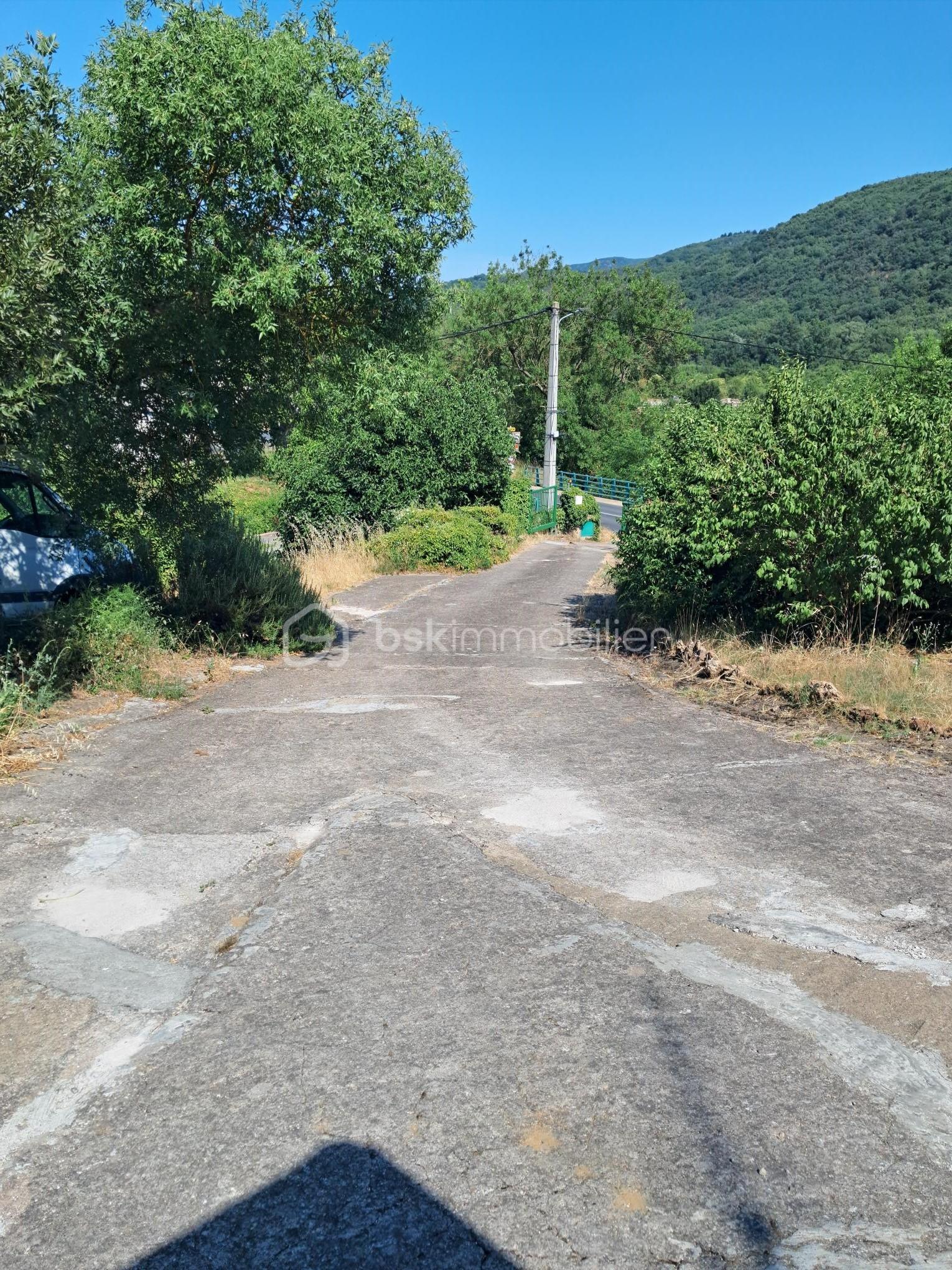 vue exterieure devant voiture.jpg