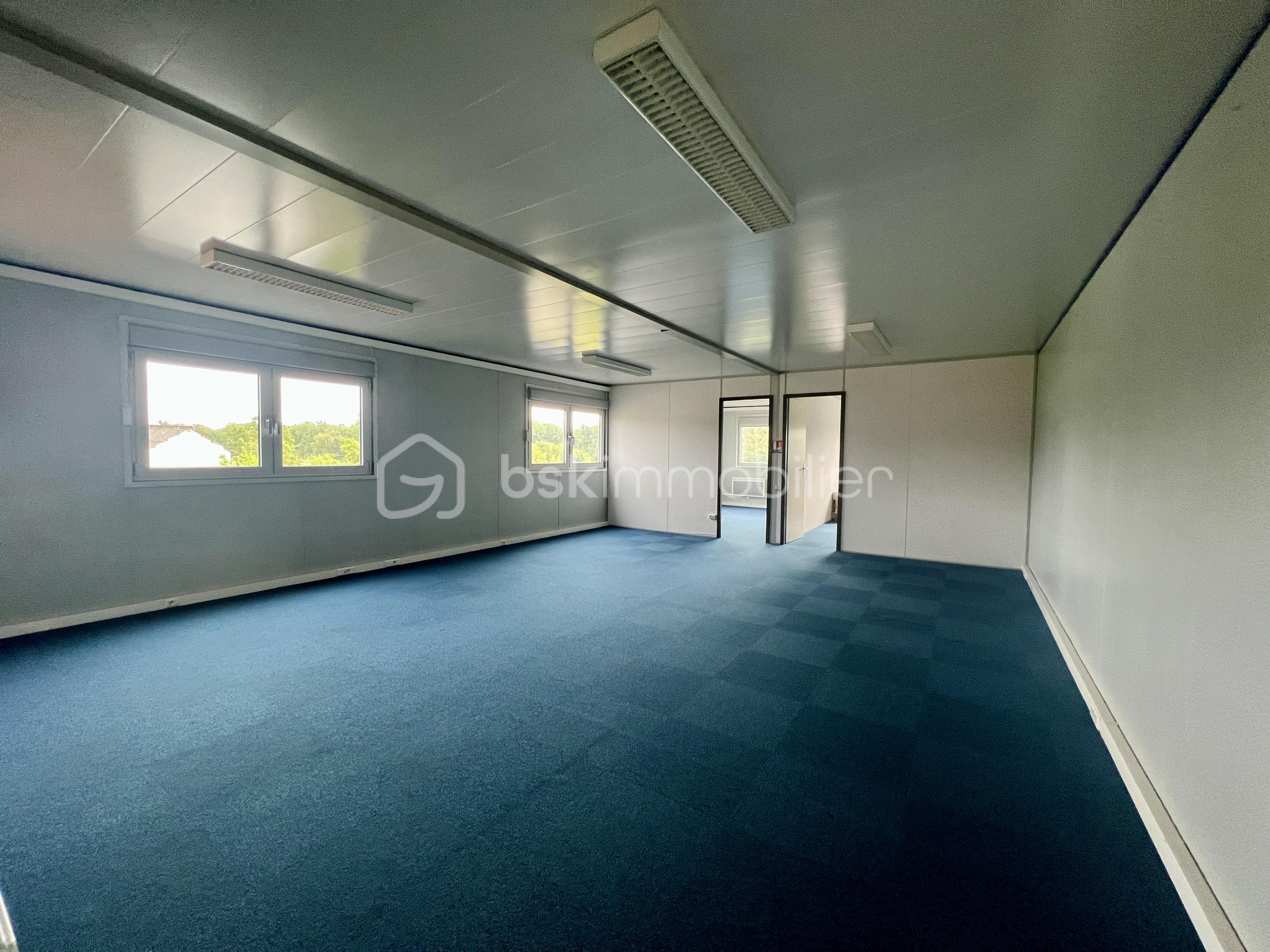 Local d activites de 1 541 m² - IMG_3928.JPG