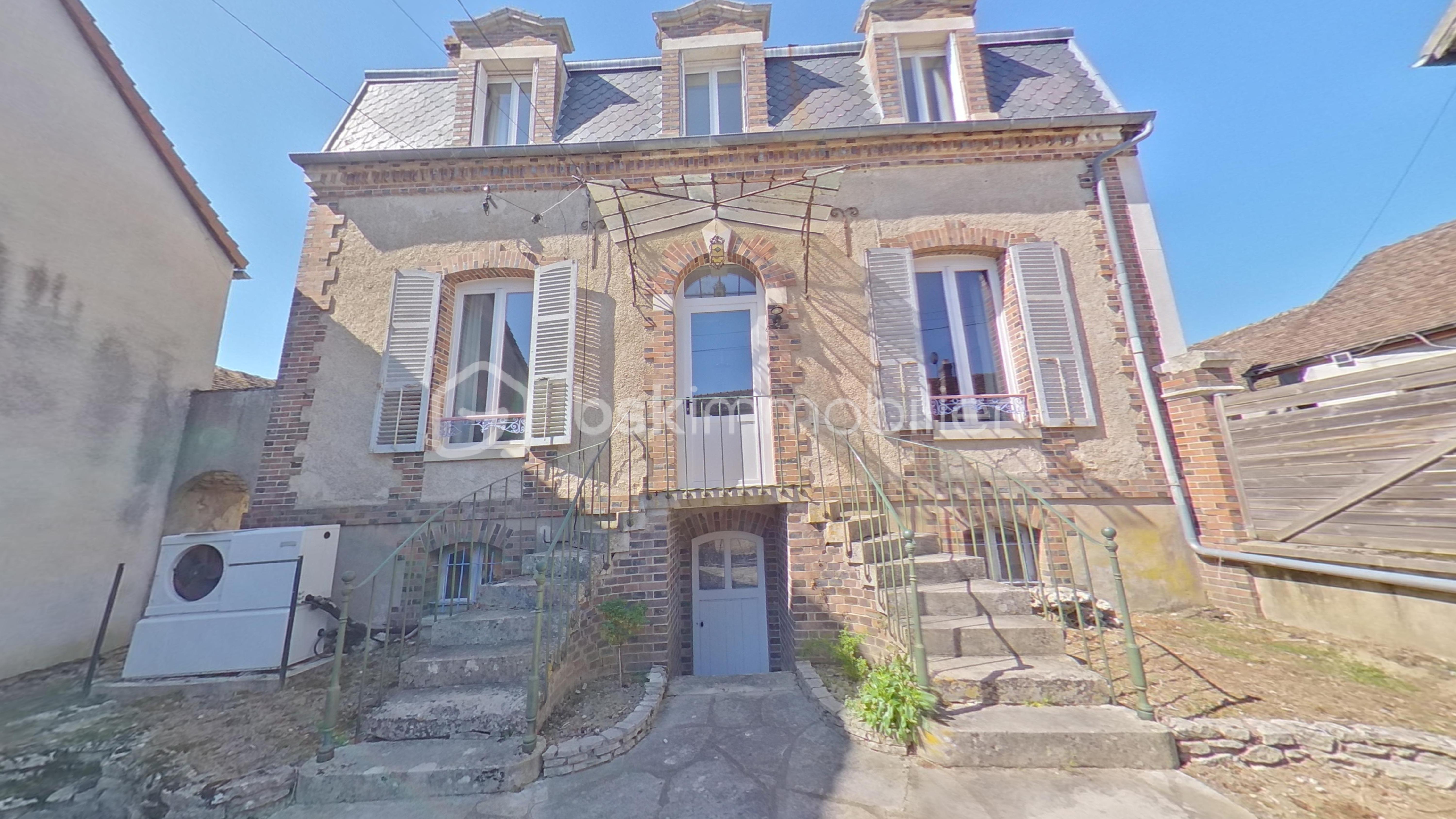 Maison 7 pièces 150 m² · à Thorigny-sur-Oreuse · 150 m² · 165 000 €