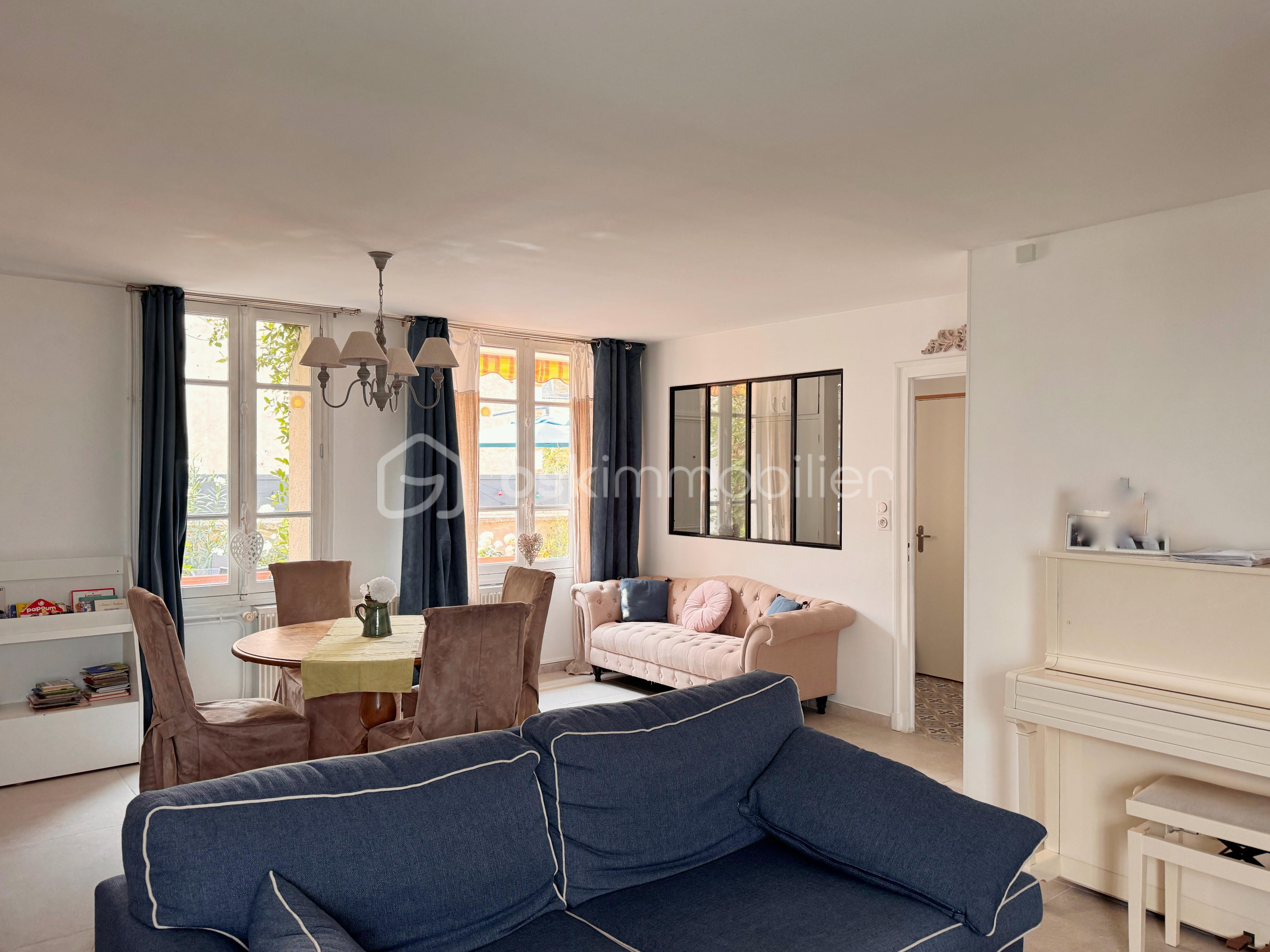 Maison de village de 108,04 m² - Salon vu verriere.jpg