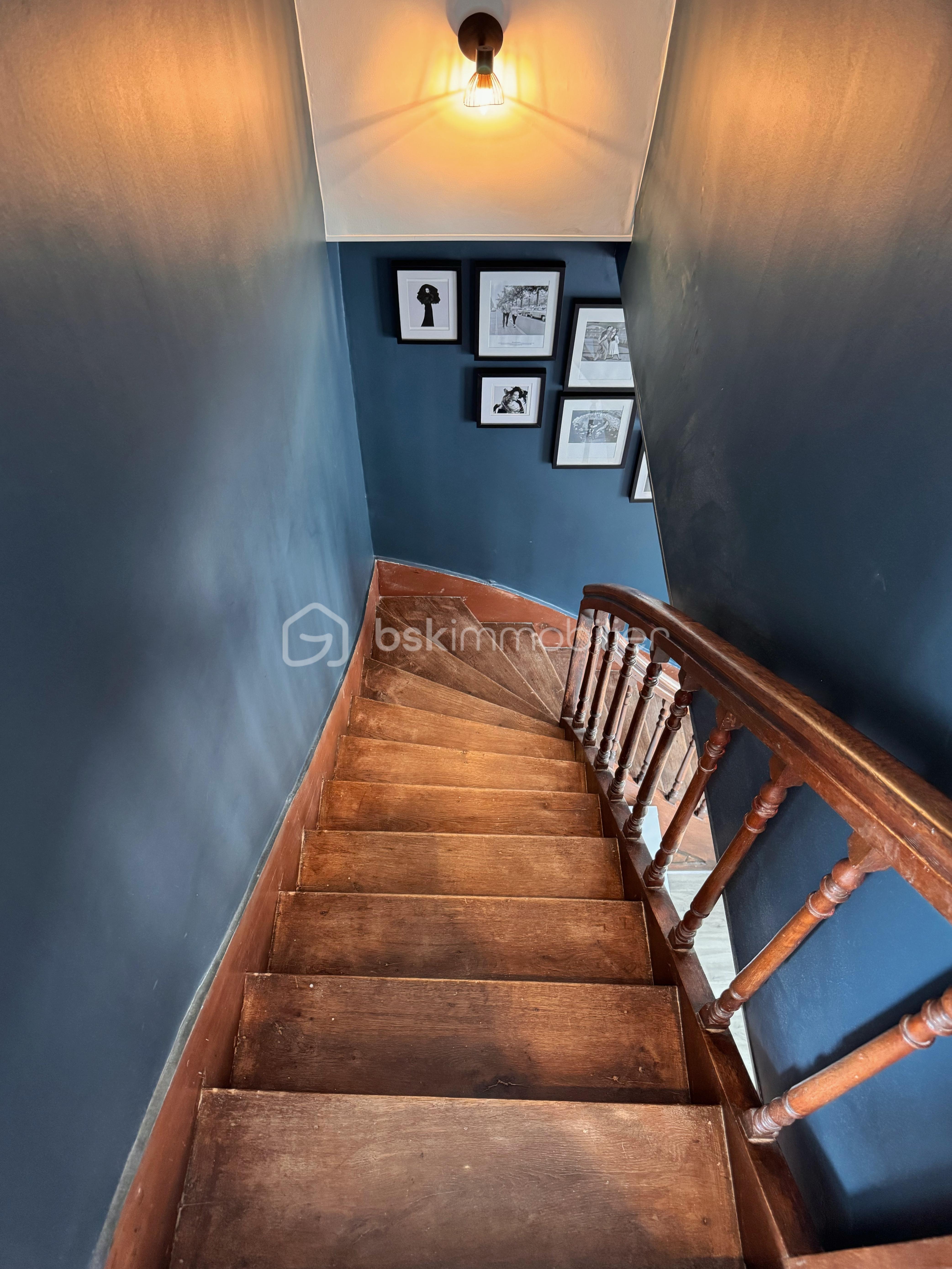 Maison de village de 108,04 m² - descente escalierjpeg.jpg