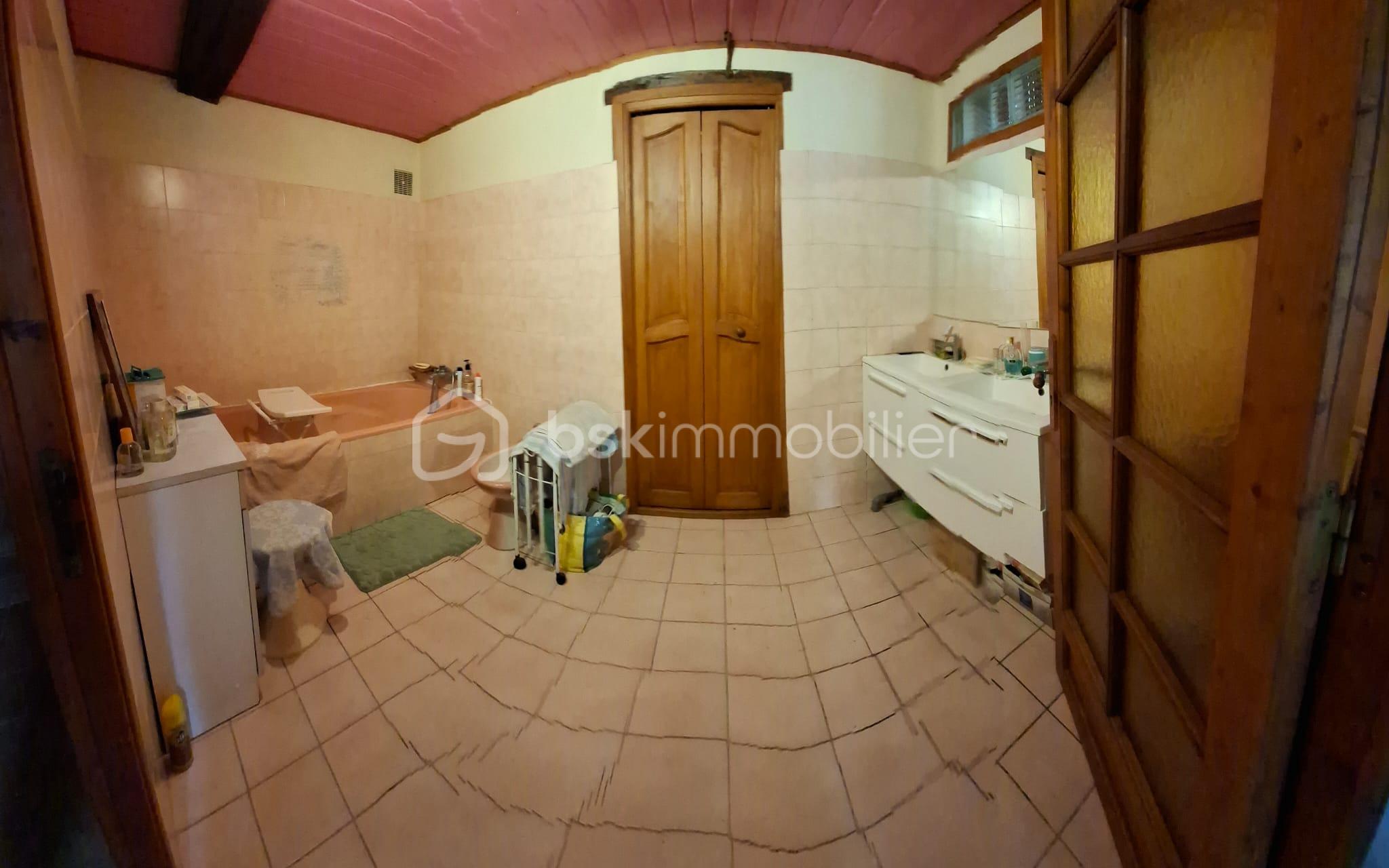 Maison de 123 m² - WhatsApp Image 2025-03-17 à 10.50.39_7451aefd.jpg