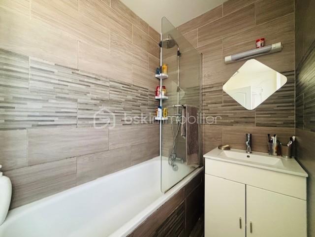 d8001ce0-42e7-4cb0-bed9-3d7172a3fa18.jpg