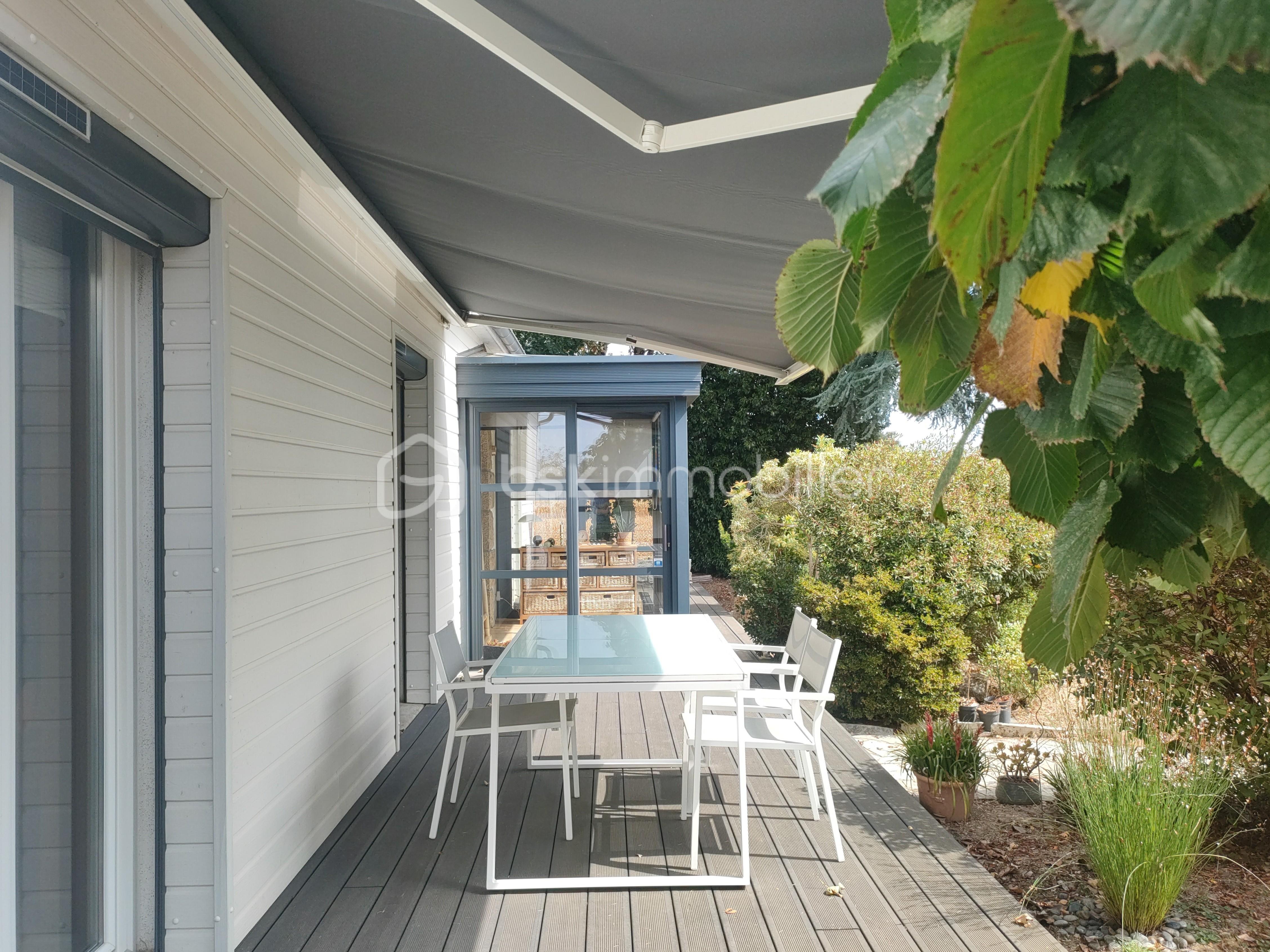 terrasse avec entrée recadrée.jpg