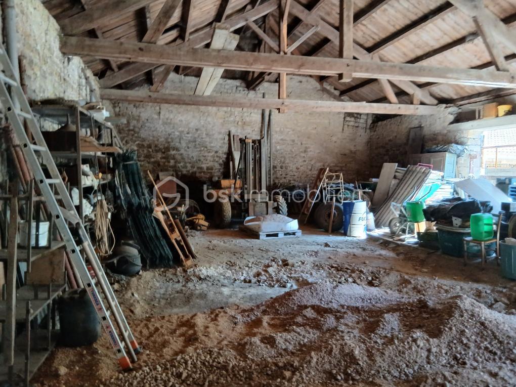 Grange de 179 m² - 4d70fdf2-5833-4020-a821-27230868ae37.jpg