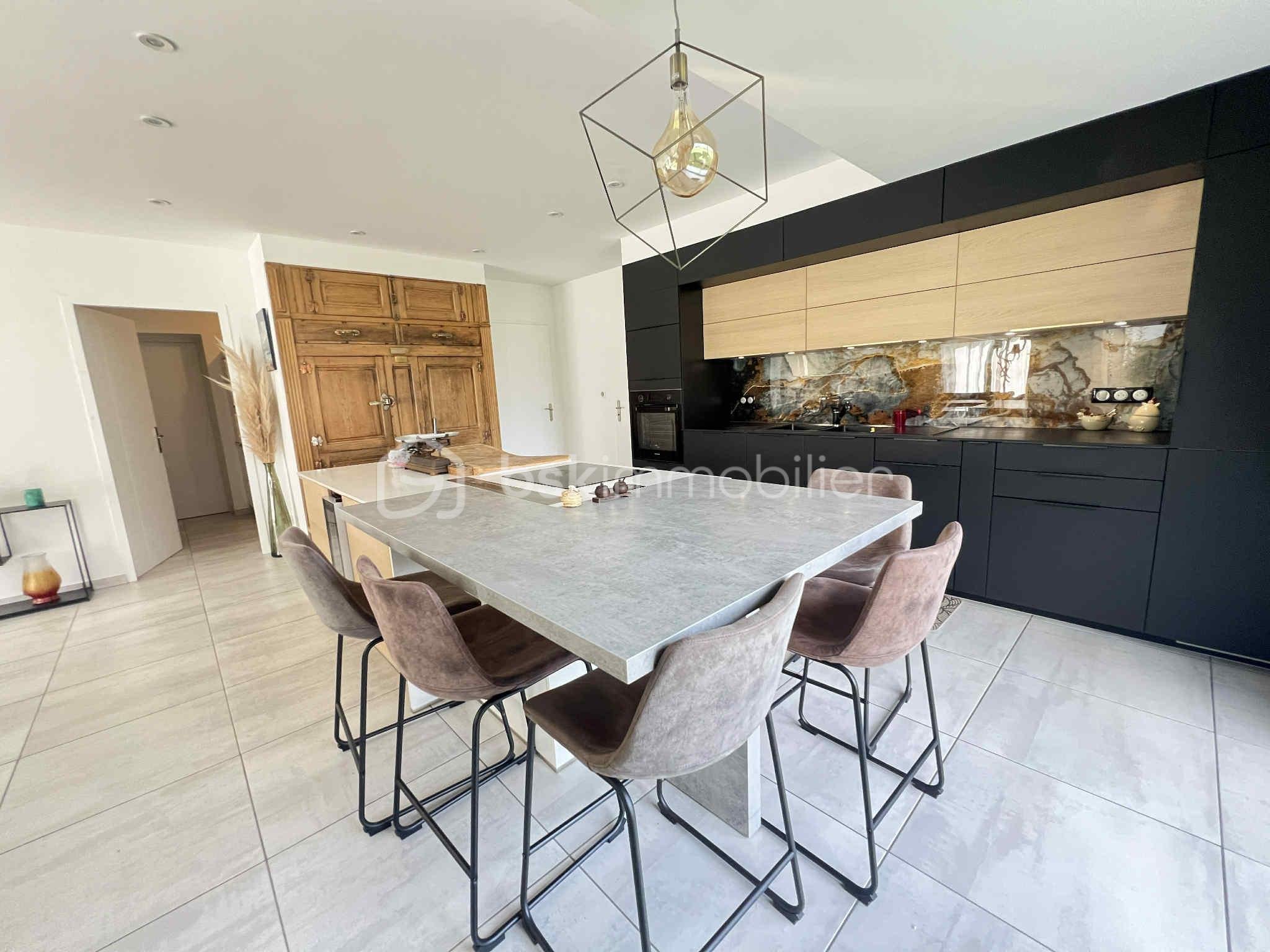 Maison contemporaine de 133 m² - 4521c3a0-4eb4-4f4b-9e78-59308fca2574.jpeg