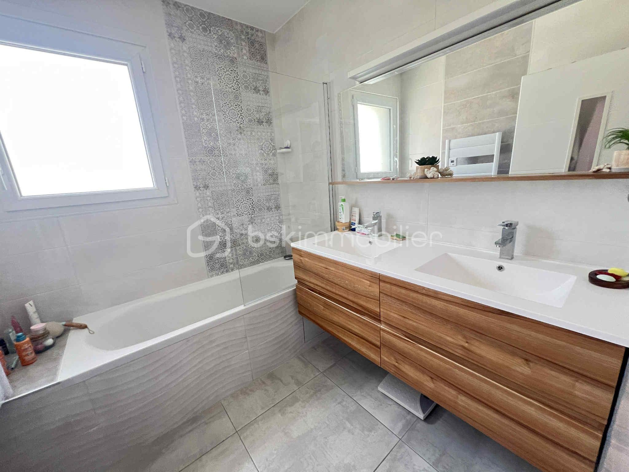 Maison contemporaine de 133 m² - 3aad82f1-8d55-4a35-8551-a38e2223e7a8.jpeg