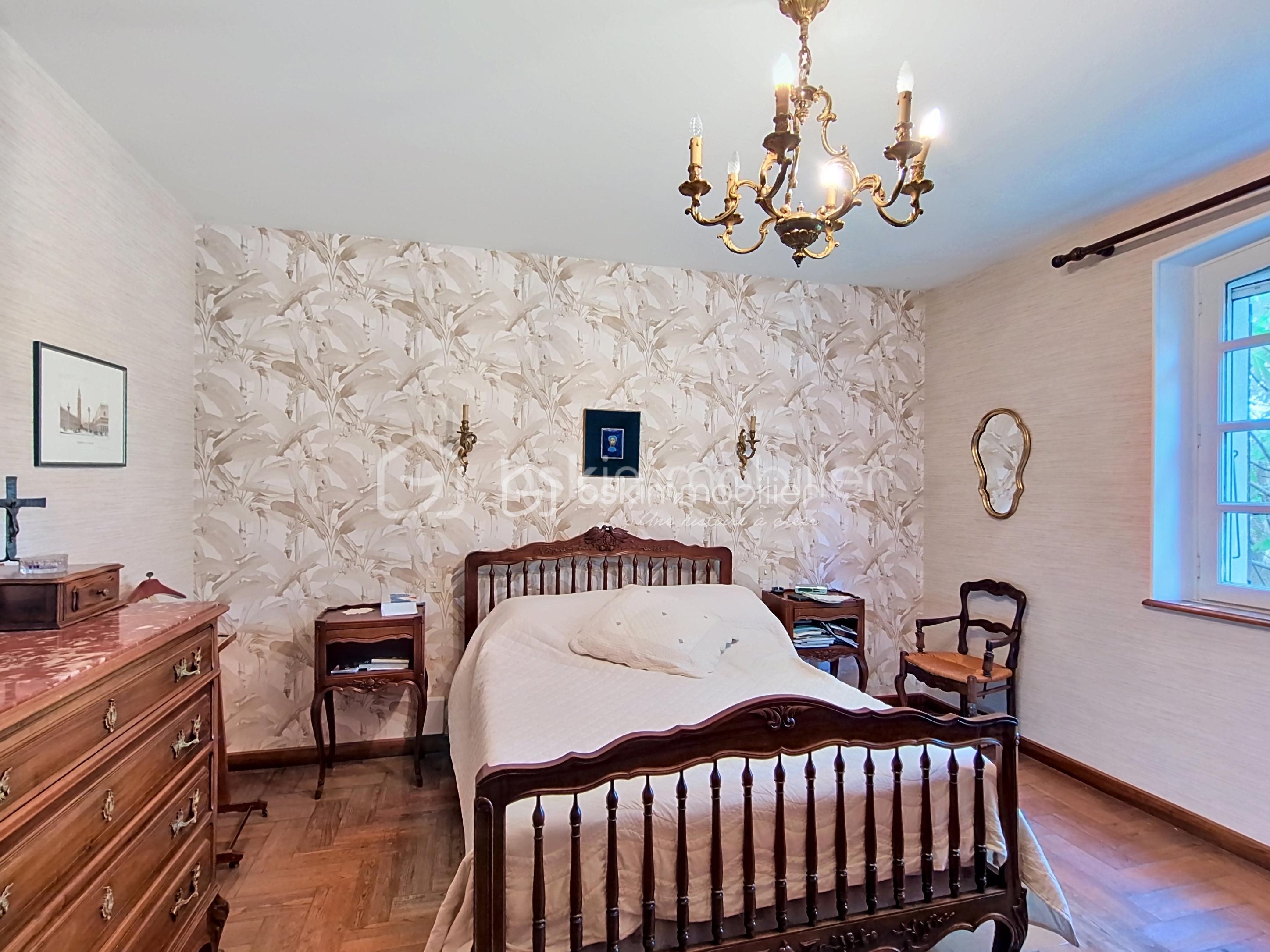 chambre 1 avec sdb.jpg