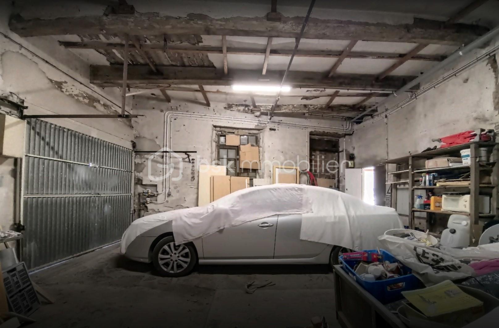 Immeuble de 150 m² - garage 1.jpg
