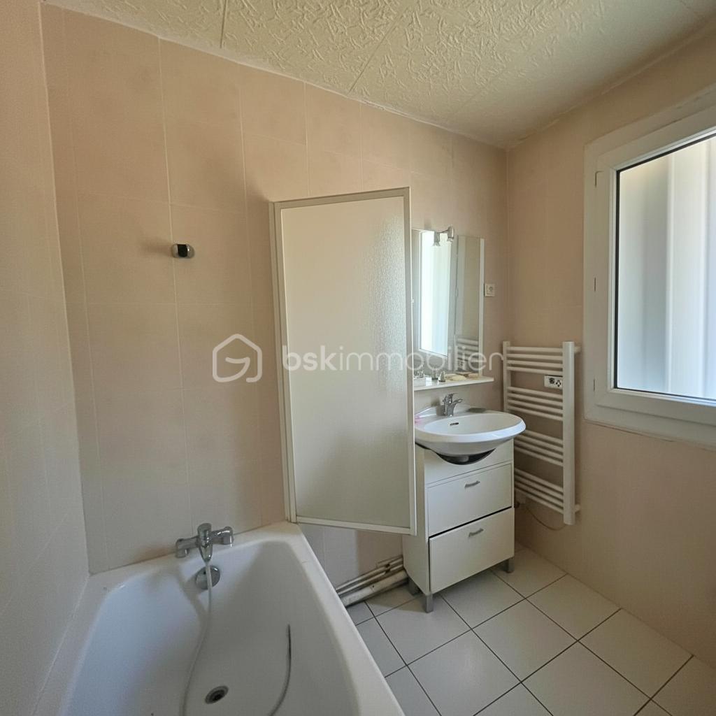 Appartement de 59,85 m² - salle d'eau.jpg