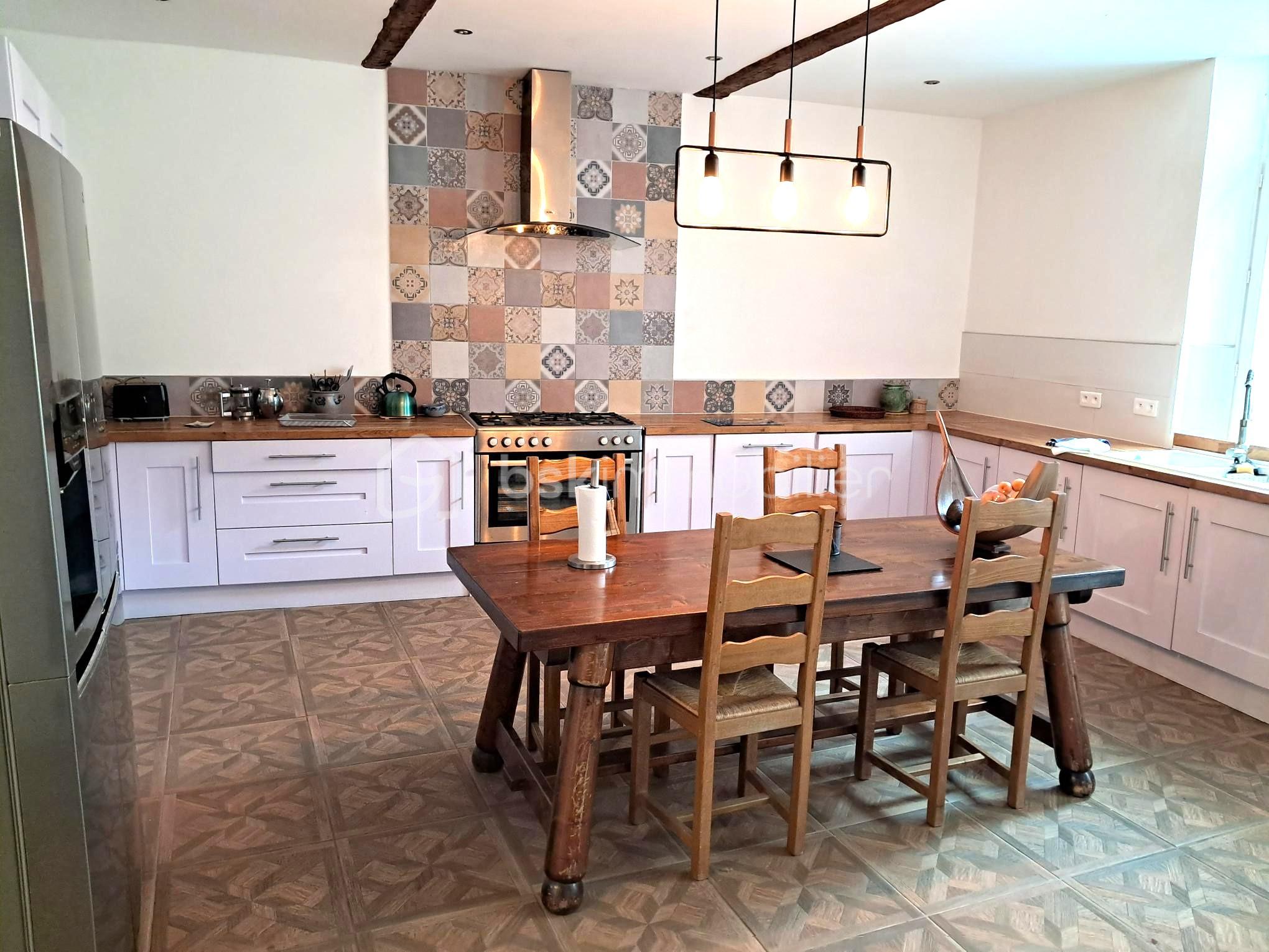 Maison ancienne de 253 m² - 1n-cuisine.jpg