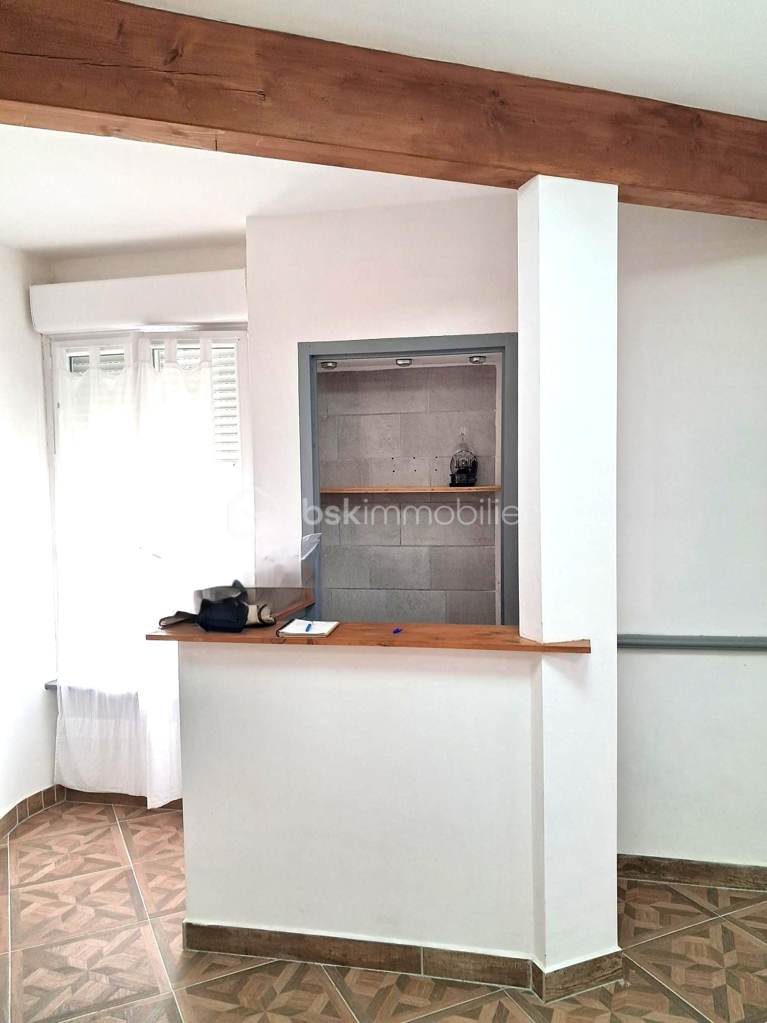 Maison ancienne de 253 m² - kd-salon bar.jpg