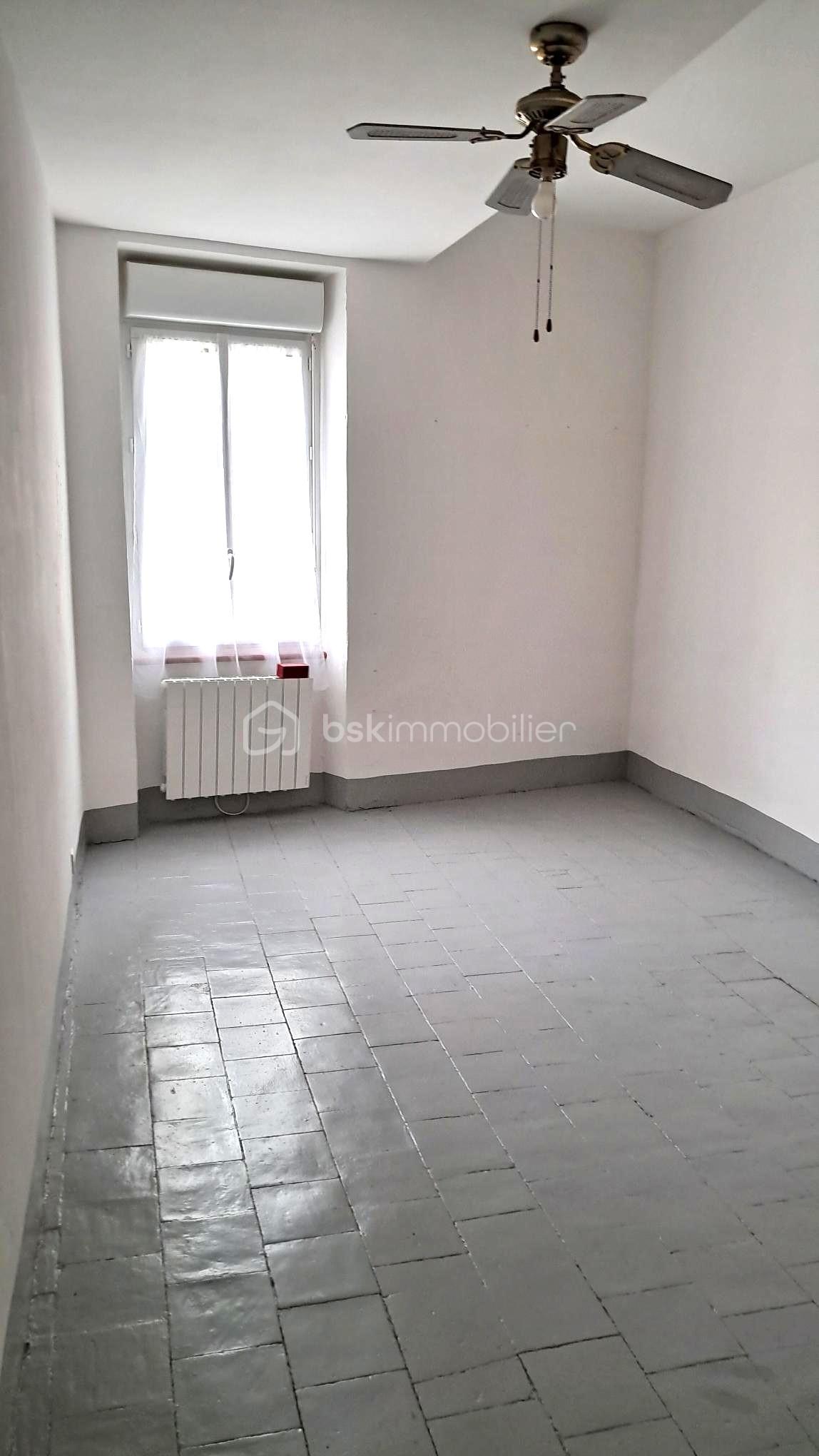 Maison ancienne de 253 m² - fa-chambre 2.jpg