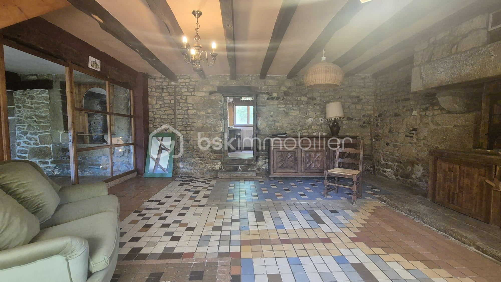 Maison en pierre de 163 m² - WhatsApp Image 2025-06-24 à 09.40.24_7817fbef.jpg