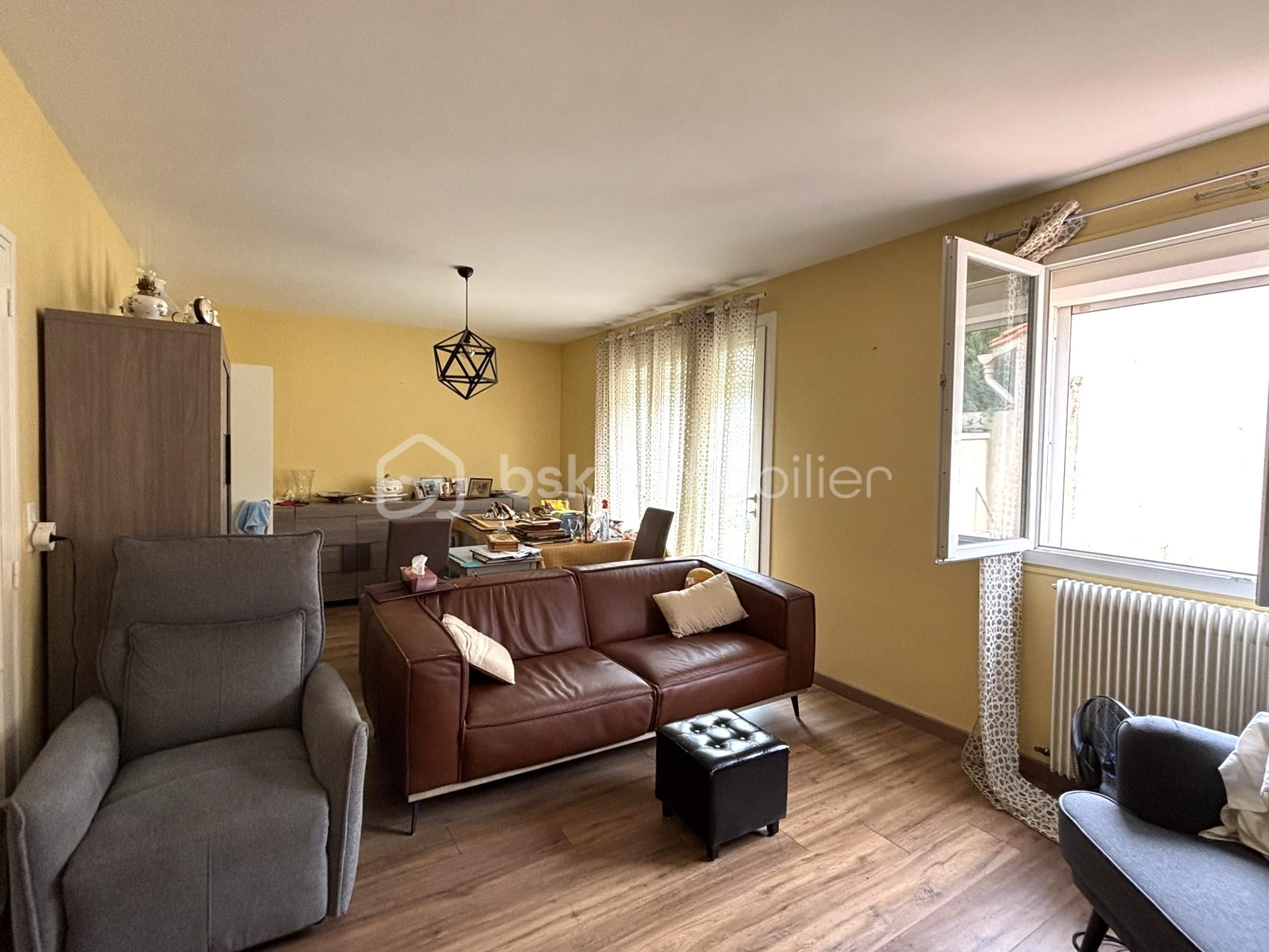 Maison traditionnelle de 110 m² - séjour.JPEG