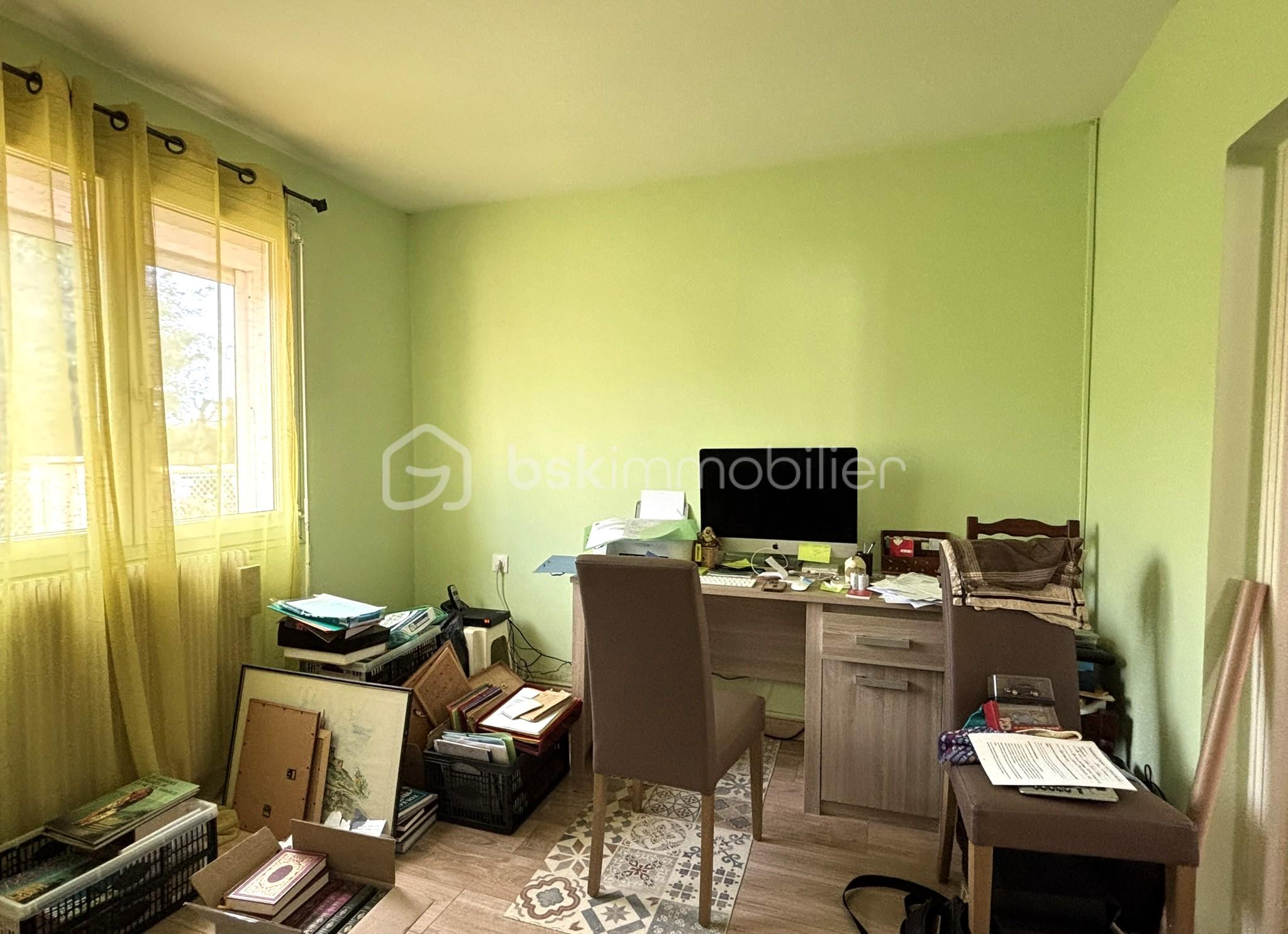 Maison traditionnelle de 110 m² - chambre 4 ou bureau rdc.JPEG