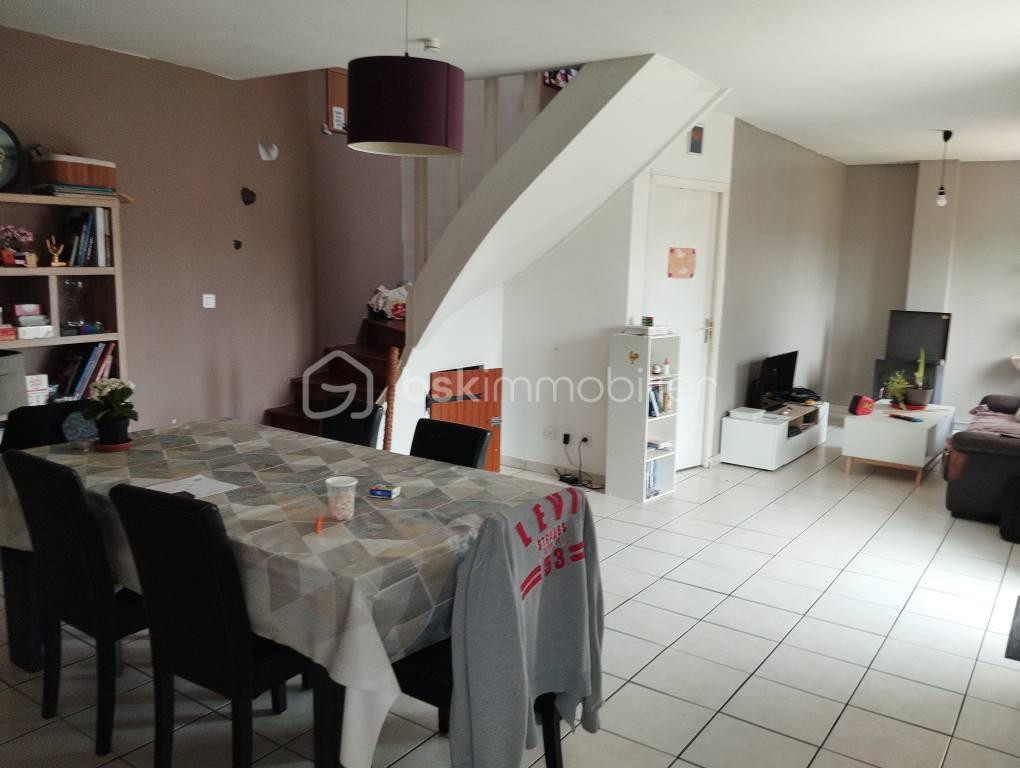 Maison de 81 m² - 510396211_688694453997056_2113333349748970934_n.jpg
