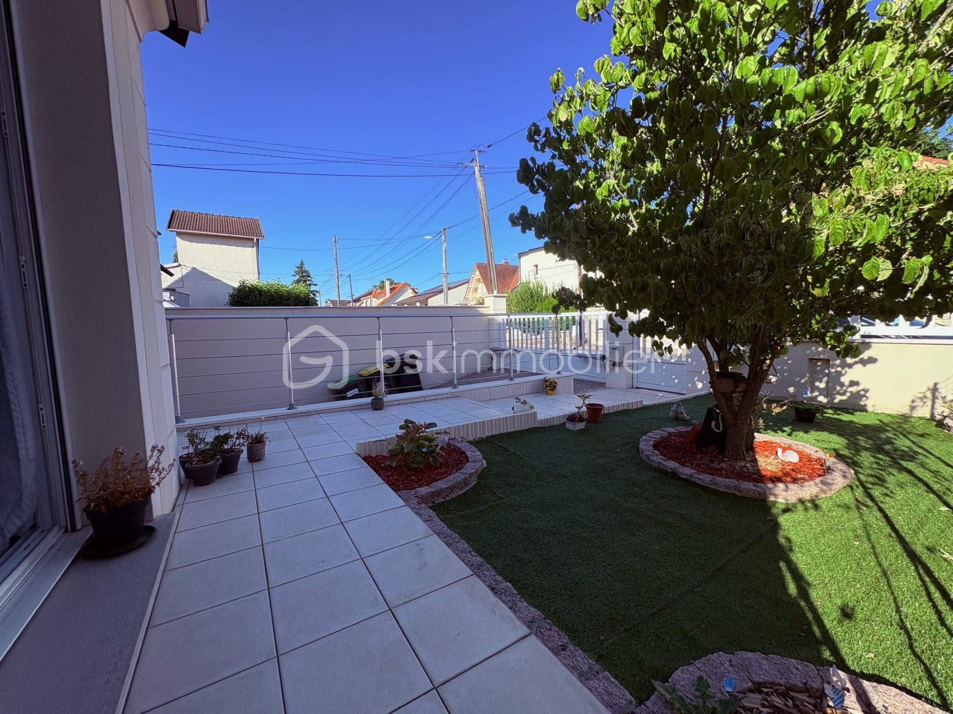 Maison de 120 m² - JARDIN AVANT.jpg