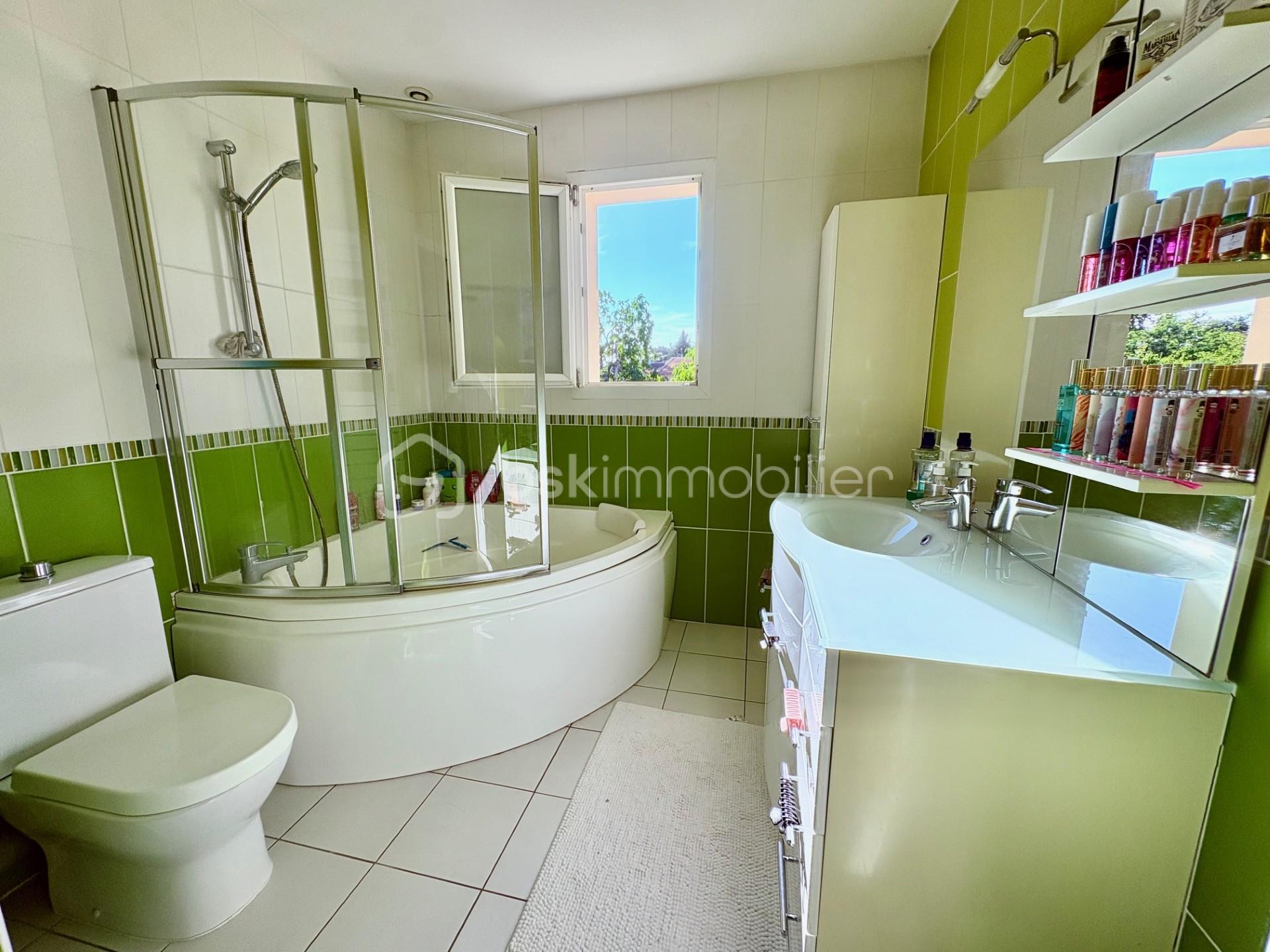 Maison de 120 m² - SDB 2TAGE.jpg