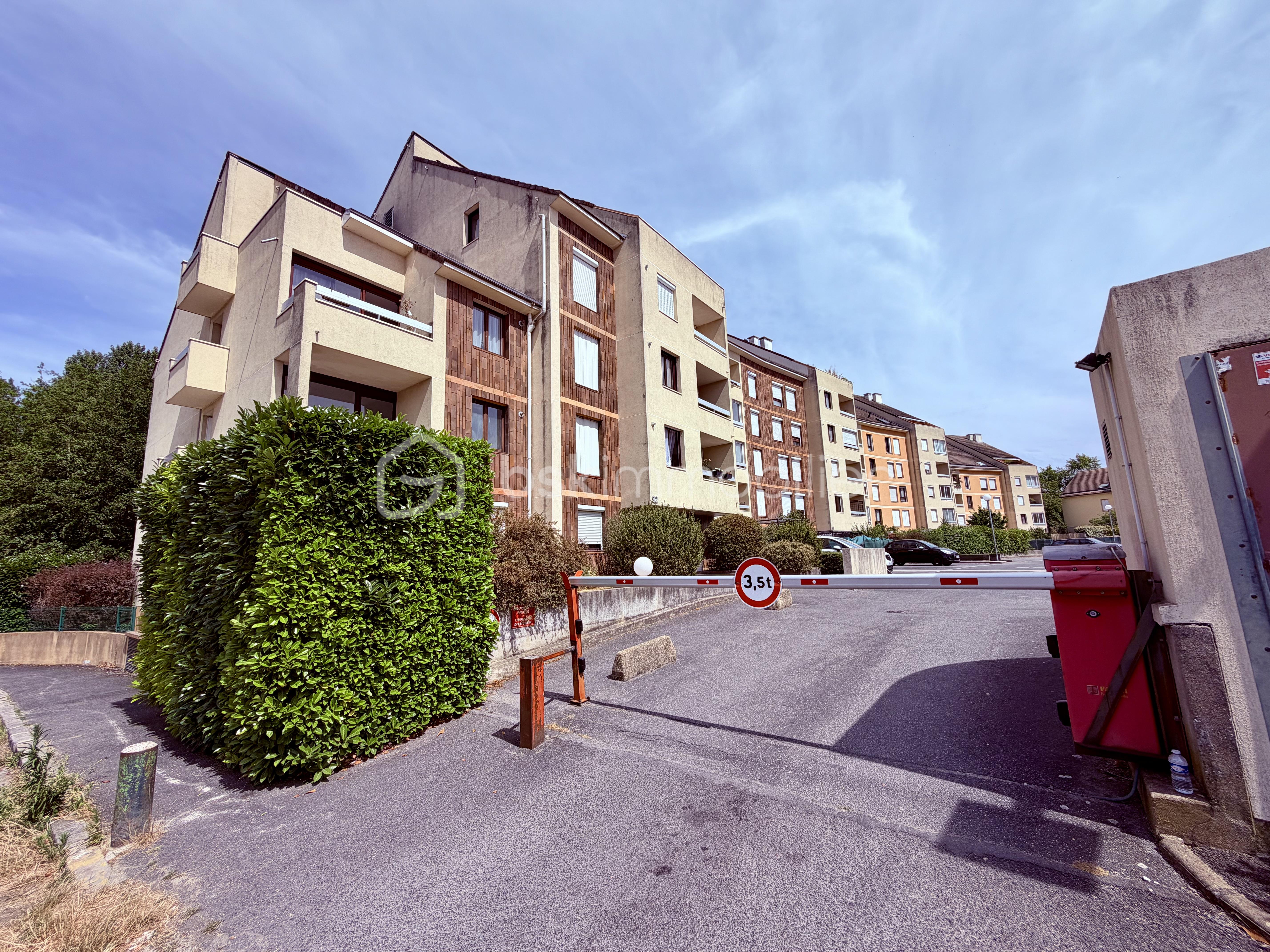Appartement 3 pièces 65 m² · à Corbeil-Essonnes · 65 m² · 129 900 €