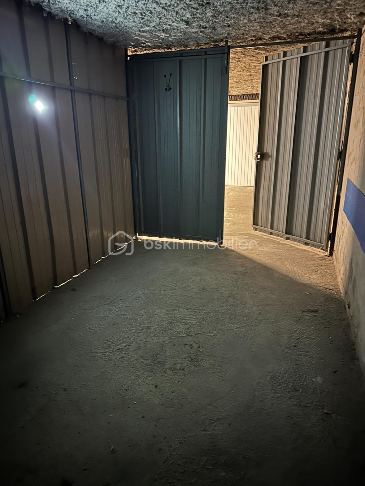 Parking de 11,45 m² - DF0FEE39-8363-4199-84D6-26729A64A65C.jpeg
