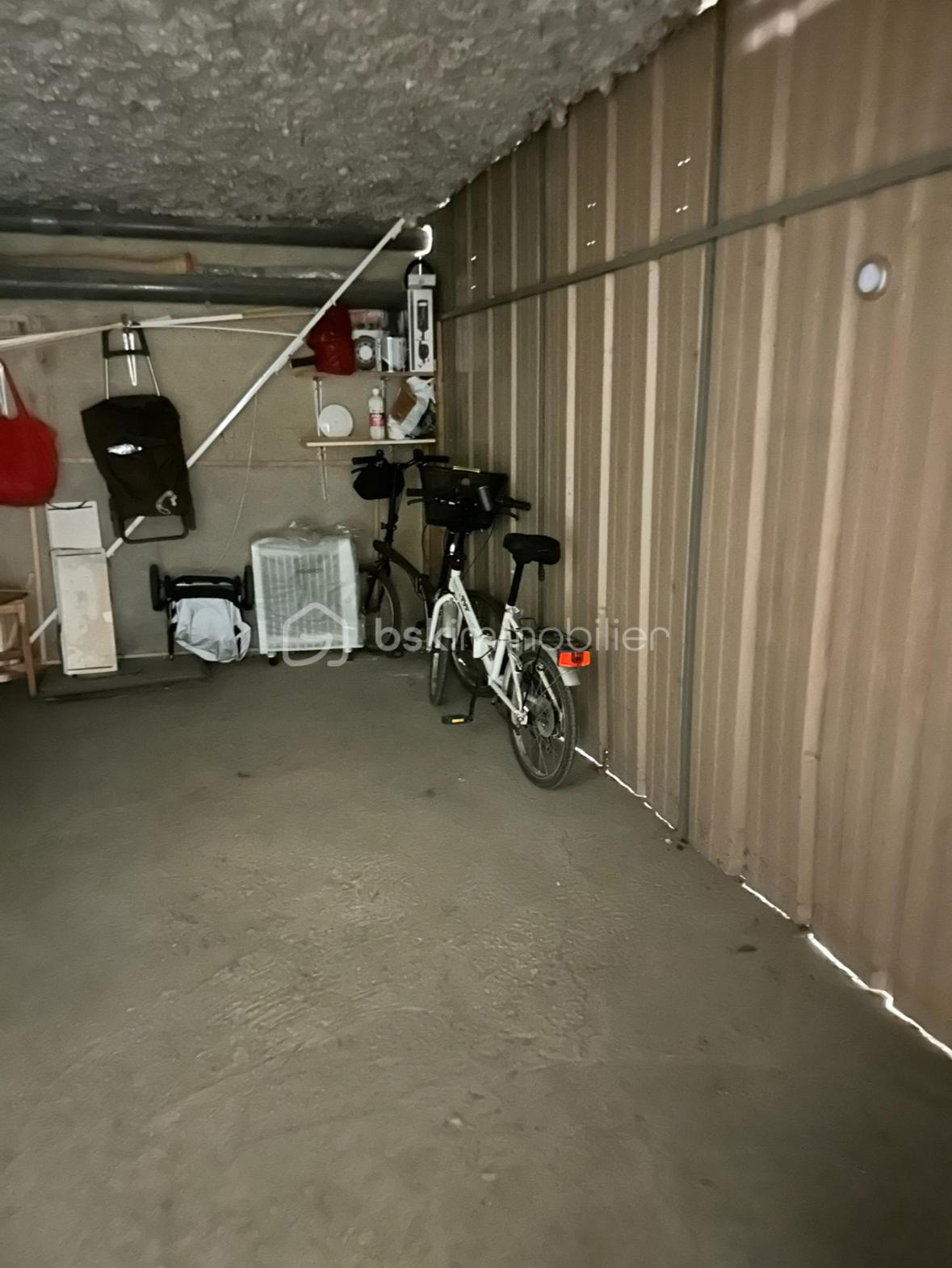 Parking de 11,45 m² - 3FED3230-DF5A-476F-85CE-0655AA754C77.jpeg