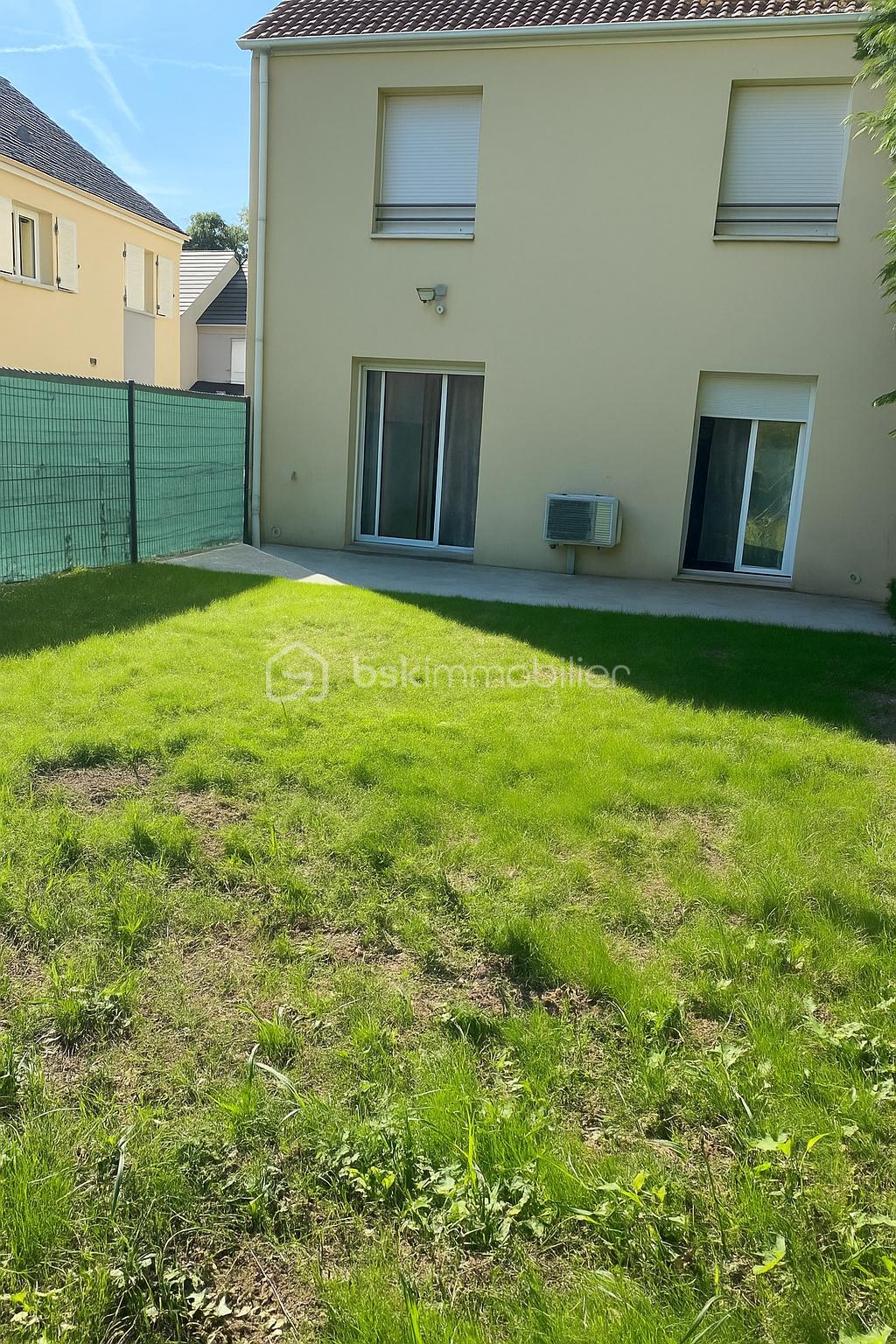 Maison de 104 m² - Lawn.png