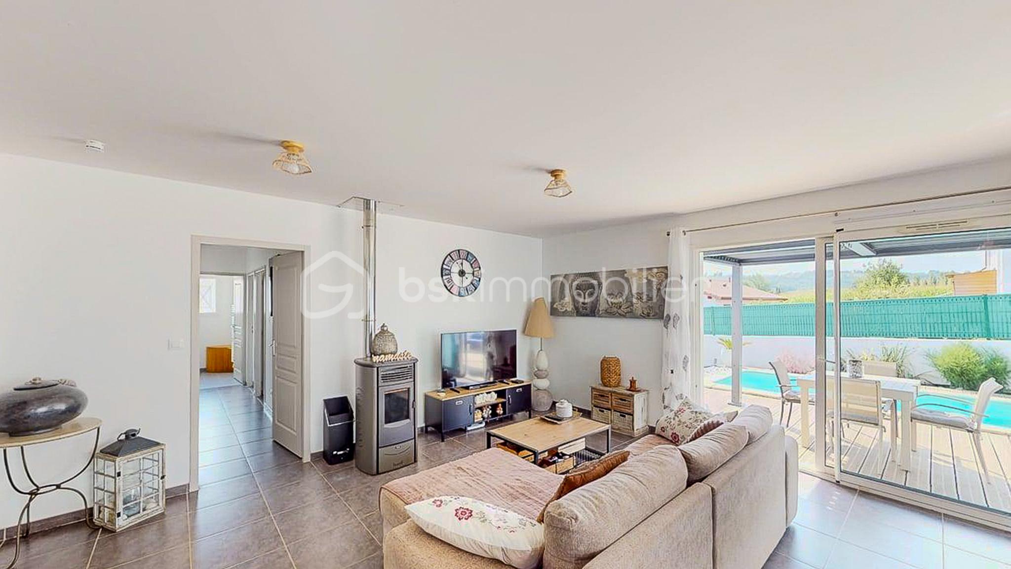 Maison-de-plain-pied-avec-piscine-Briscous-08112026_135043.jpg