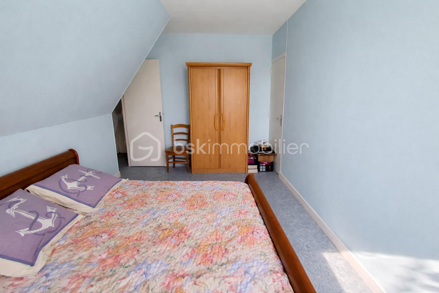 Chambre calme et accueillante en bleu.png