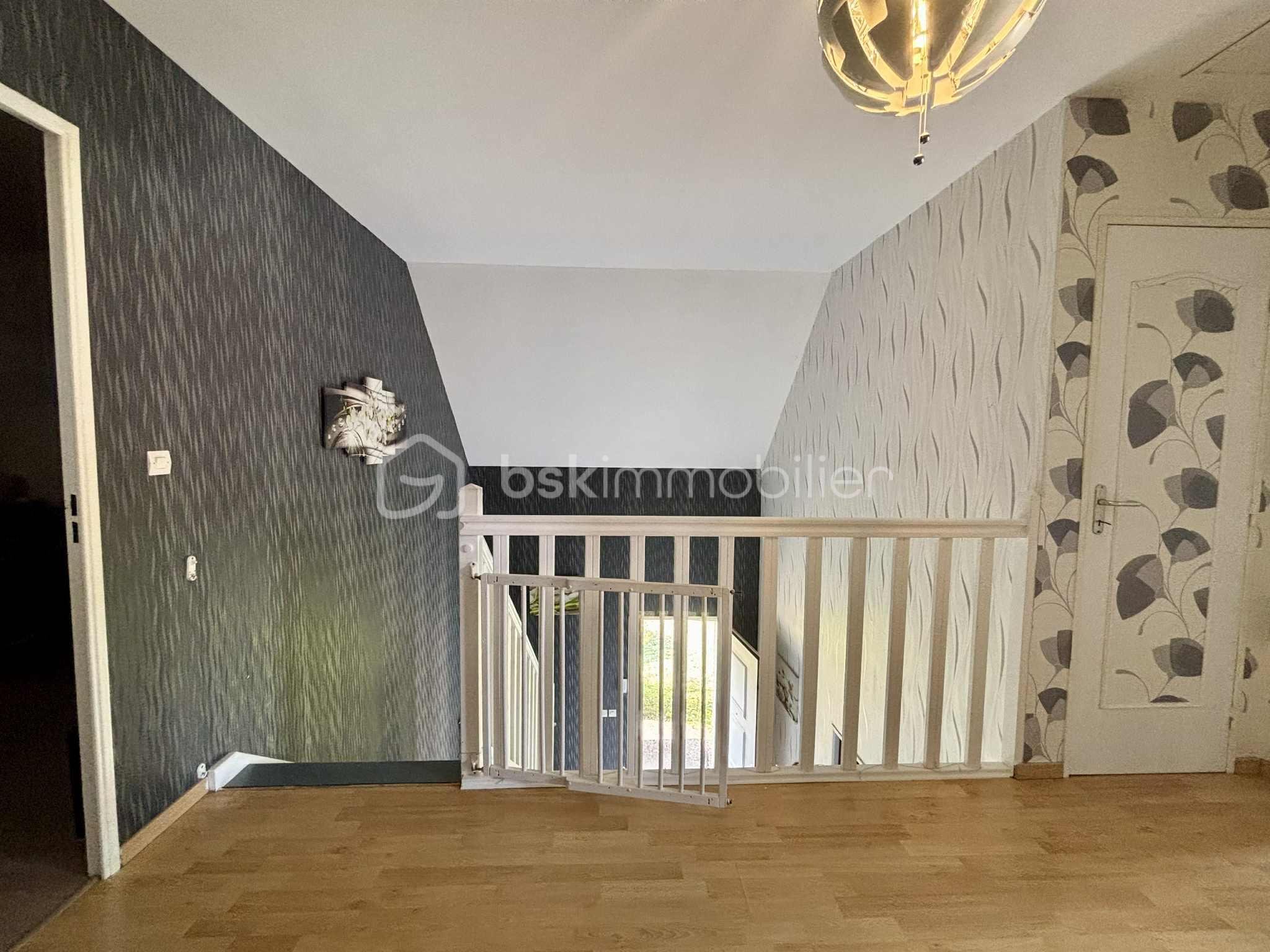 Maison traditionnelle de 165,87 m² - 64fceb2a-c8ac-4840-a9b8-3bbbd6a807f0.jpeg