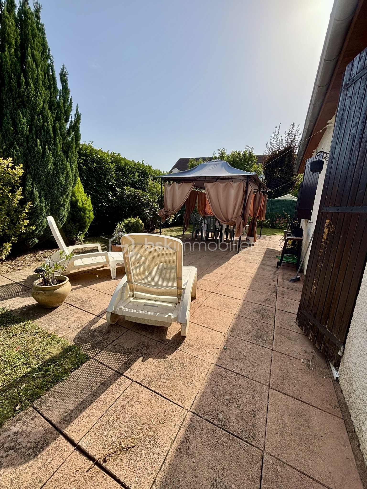 Maison traditionnelle de 165,87 m² - a7be42a7-eb71-4e5c-9d63-8eb07f136807.jpeg